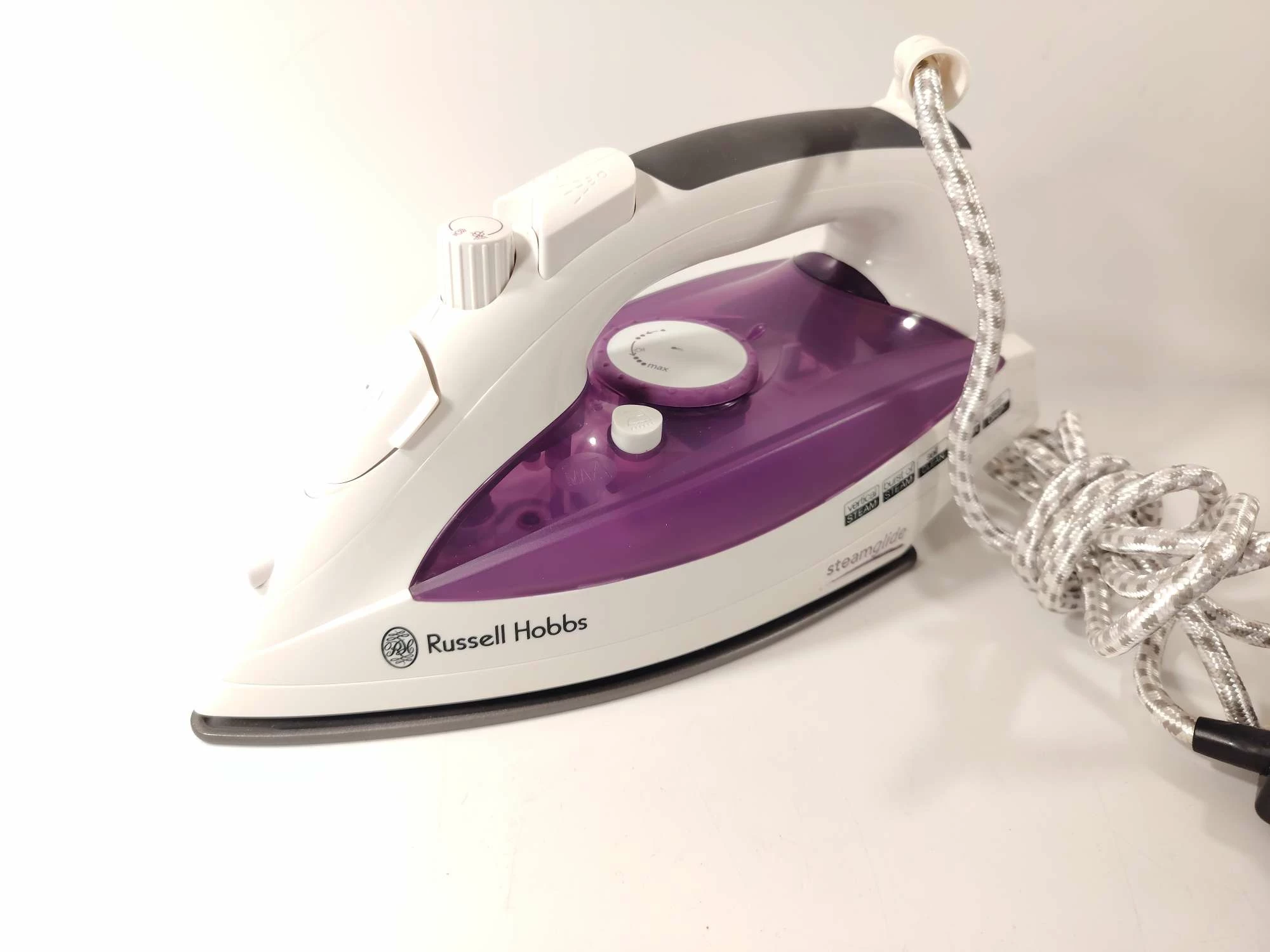 zelazko-russell-hobbs-18742-stan-11323-2