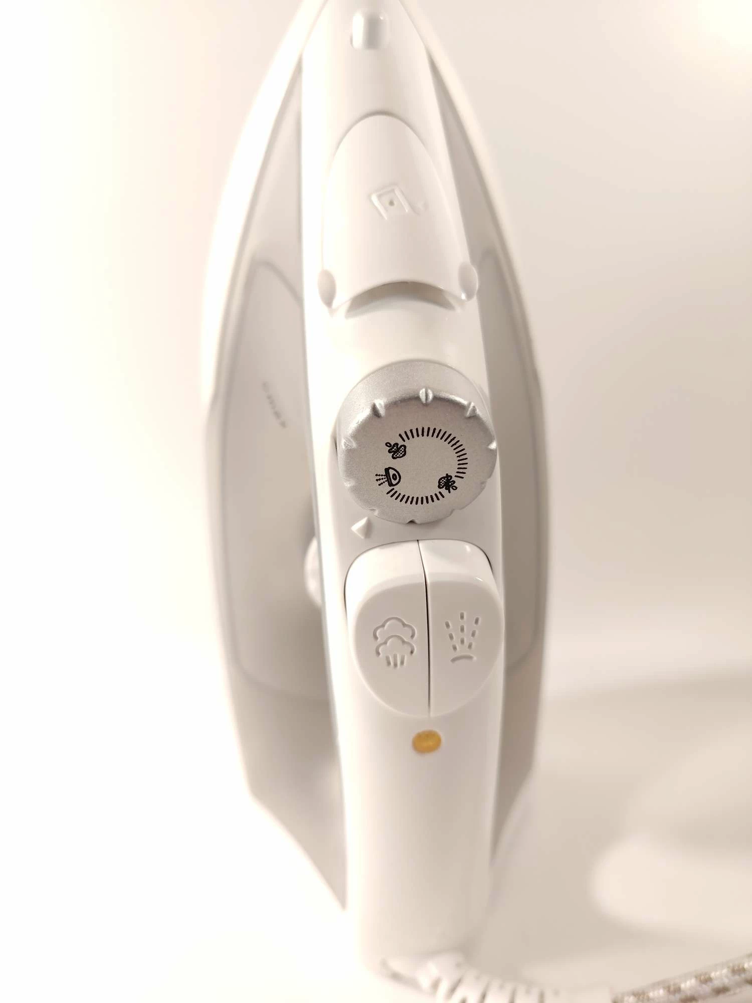 zelazko-argos-es2357b-kolor-dominujacy-129357-2