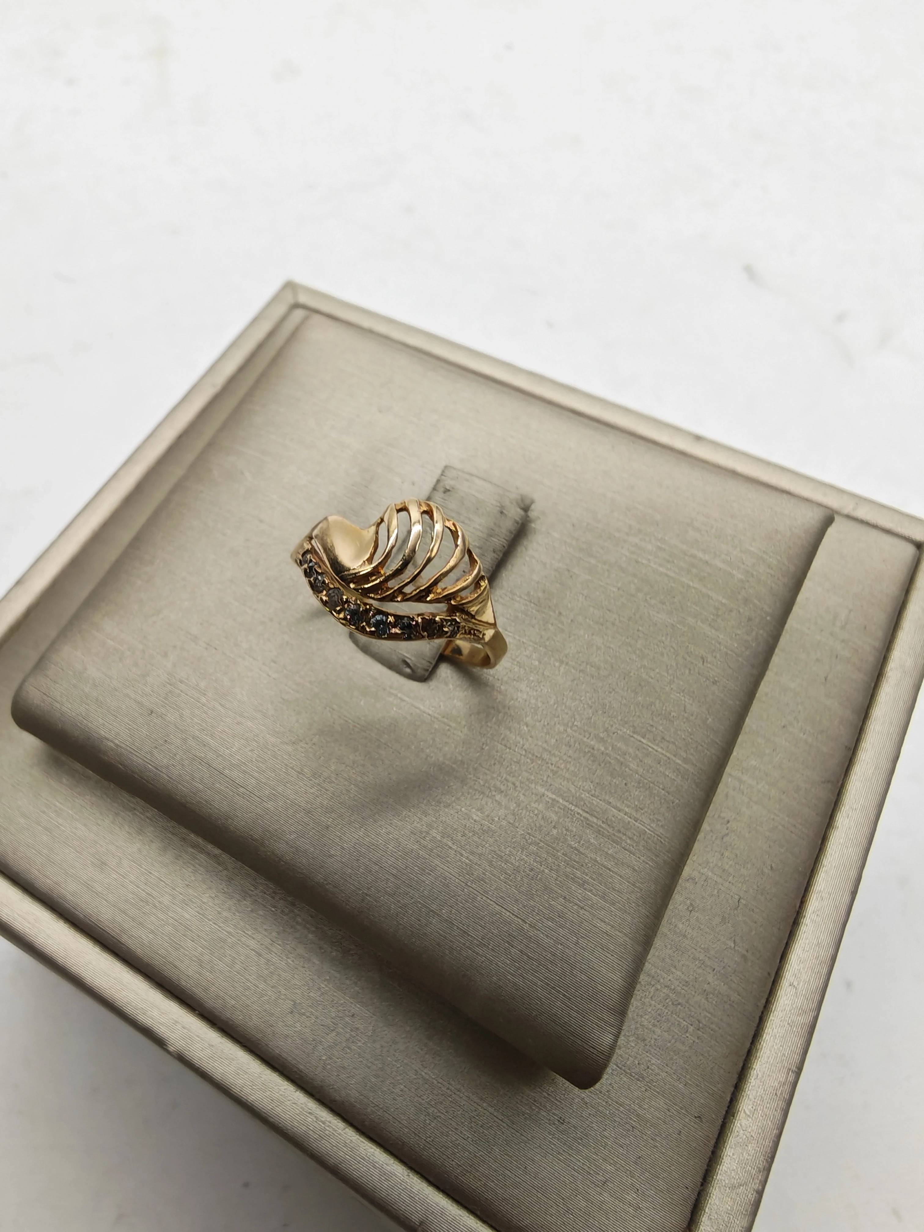 pierscionek-proba-585-waga-165g-rozmiar-14-glowna-9-walbrzych-sj