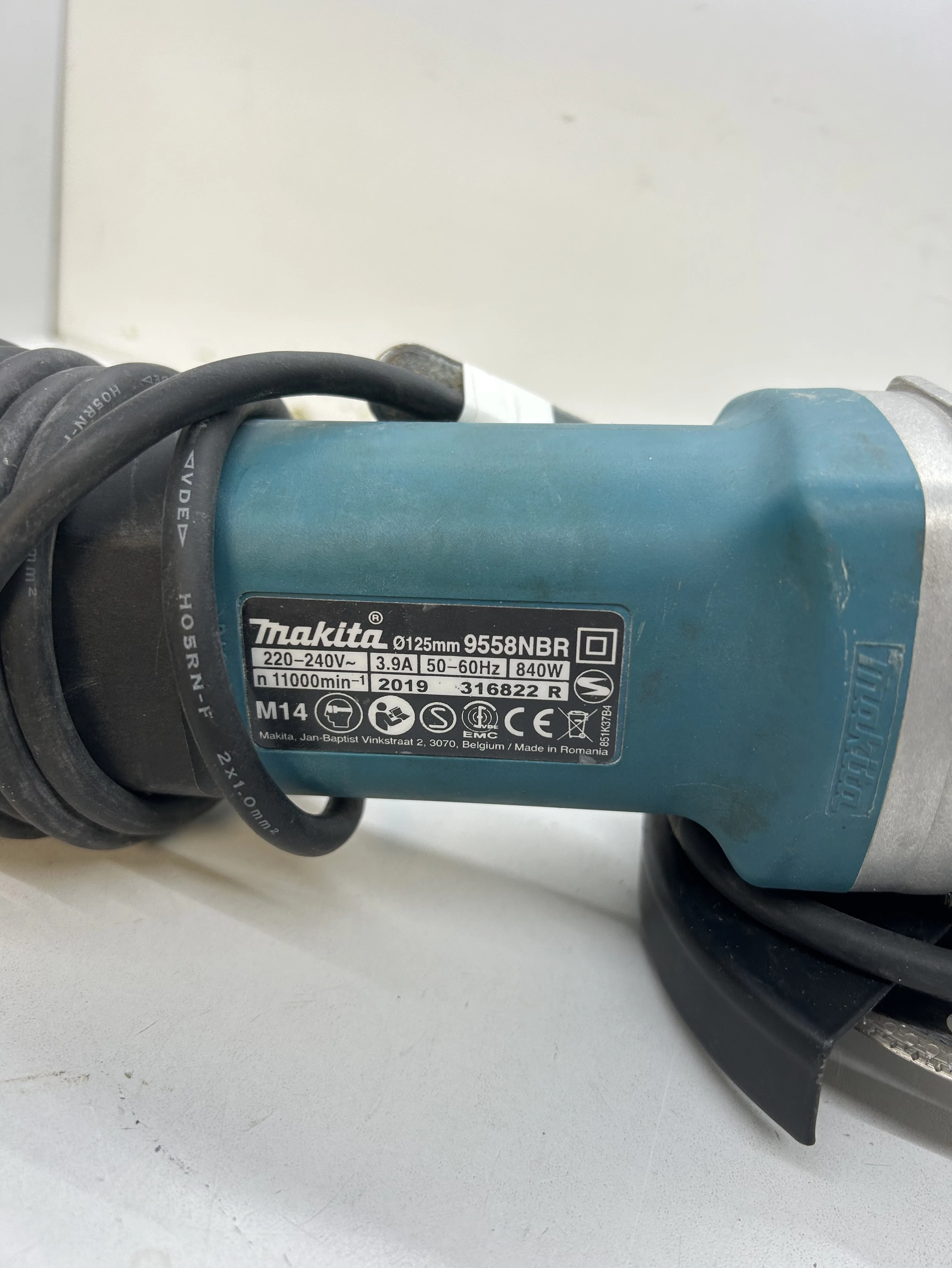 szlifierka-katowa-makita-9558nbr-rodzaj-zasilania-128529-2