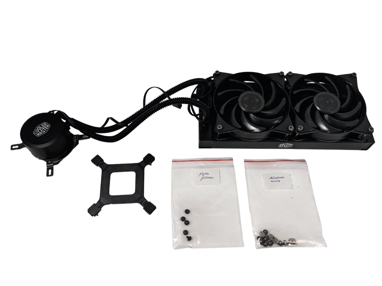 plyta-glowna-gigabyte-z590-gaming-x-procesor-i5-10400-chlodzenie-wodne-liczba-slotow-pamieci-ram-4