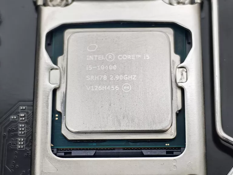 plyta-glowna-gigabyte-z590-gaming-x-procesor-i5-10400-chlodzenie-wodne-ean-gtin-4719331814465