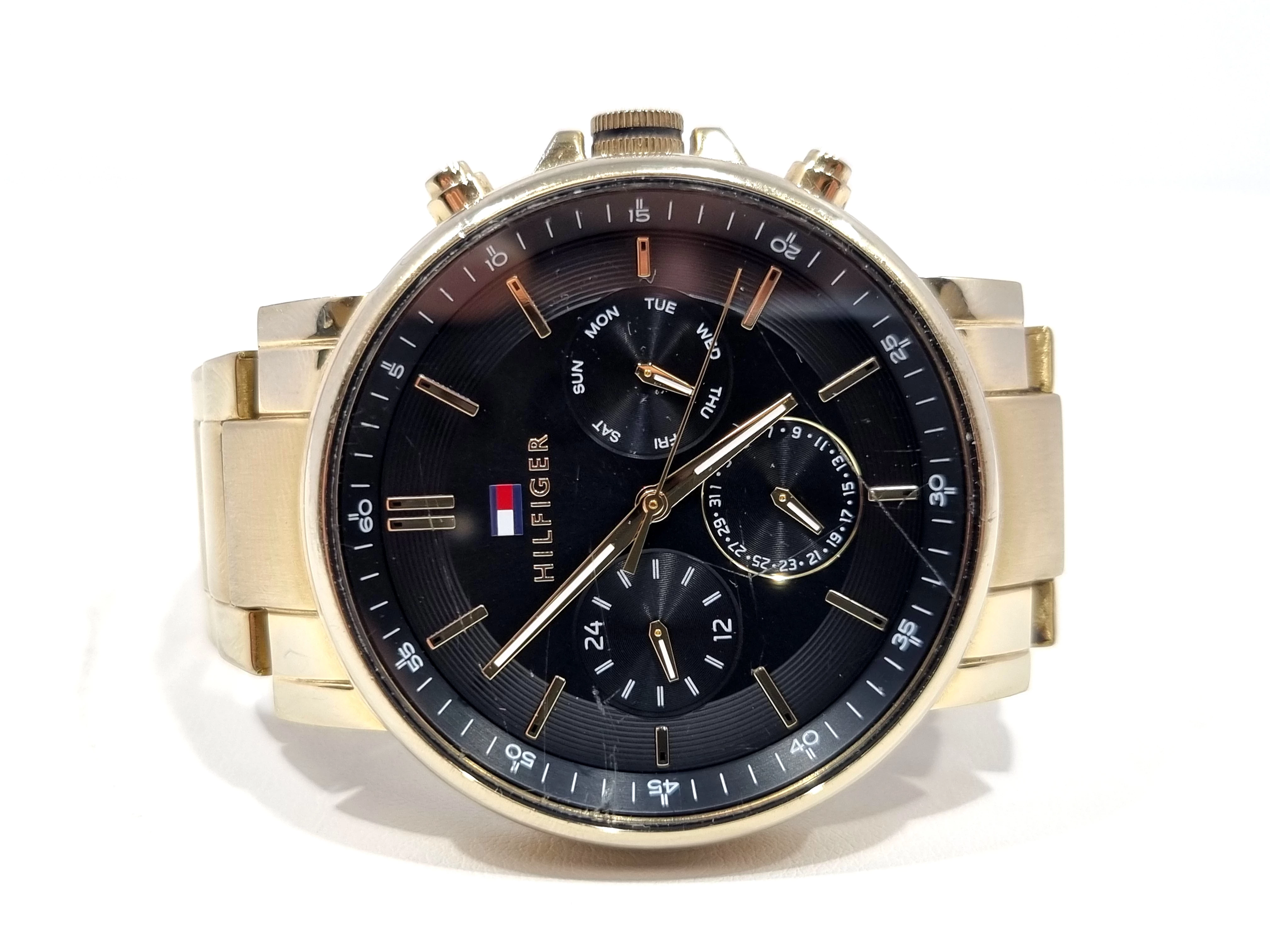 tommy-hilfiger-zegarek-meski-tyson-1710589-ksztalt-koperty-129223-2