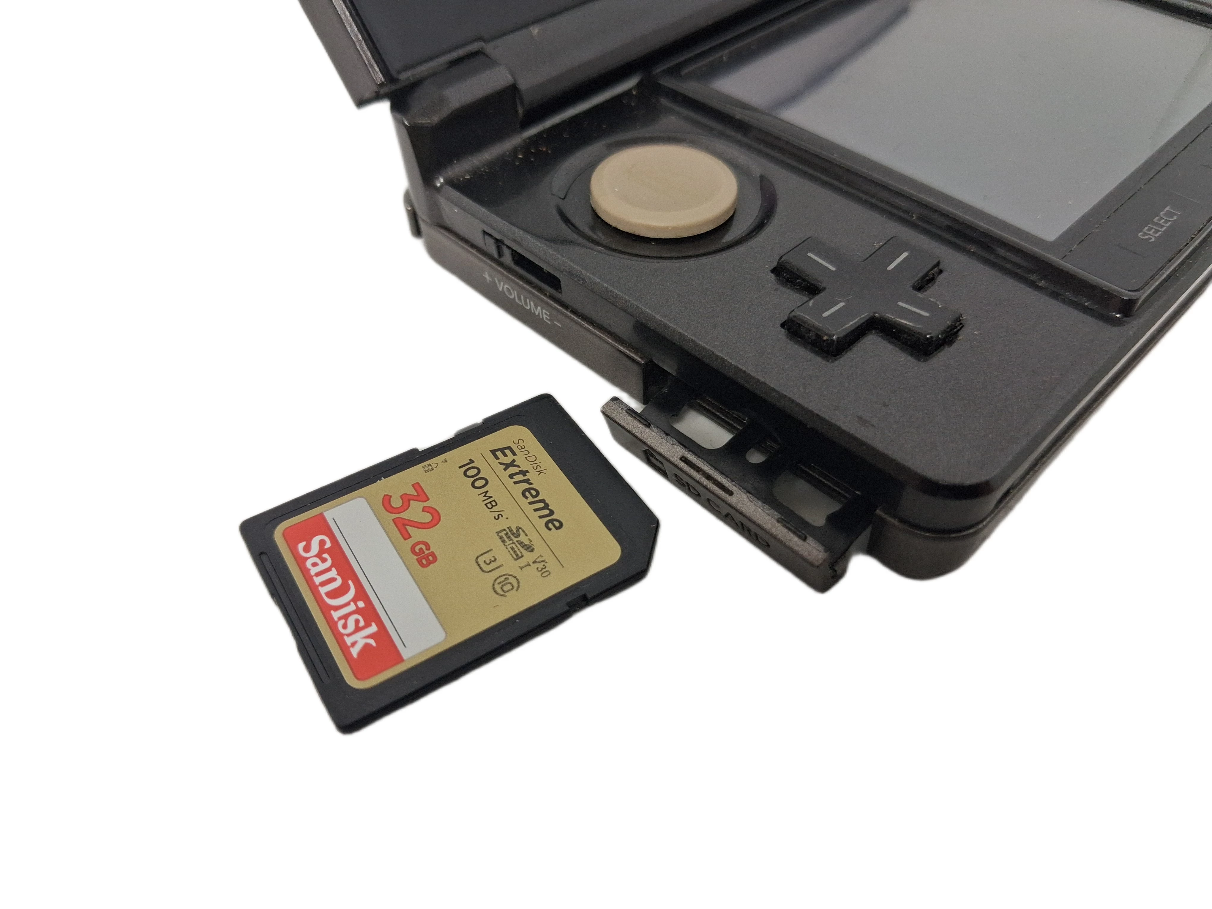 konsola-nintendo-3ds-ladowarka-karta-32gb-waga-produktu-z-opakowaniem-jednostkowym-0300