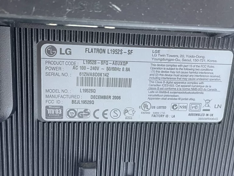 komputer-stacjonarny-lenovo-monitor-system-operacyjny-201865-256