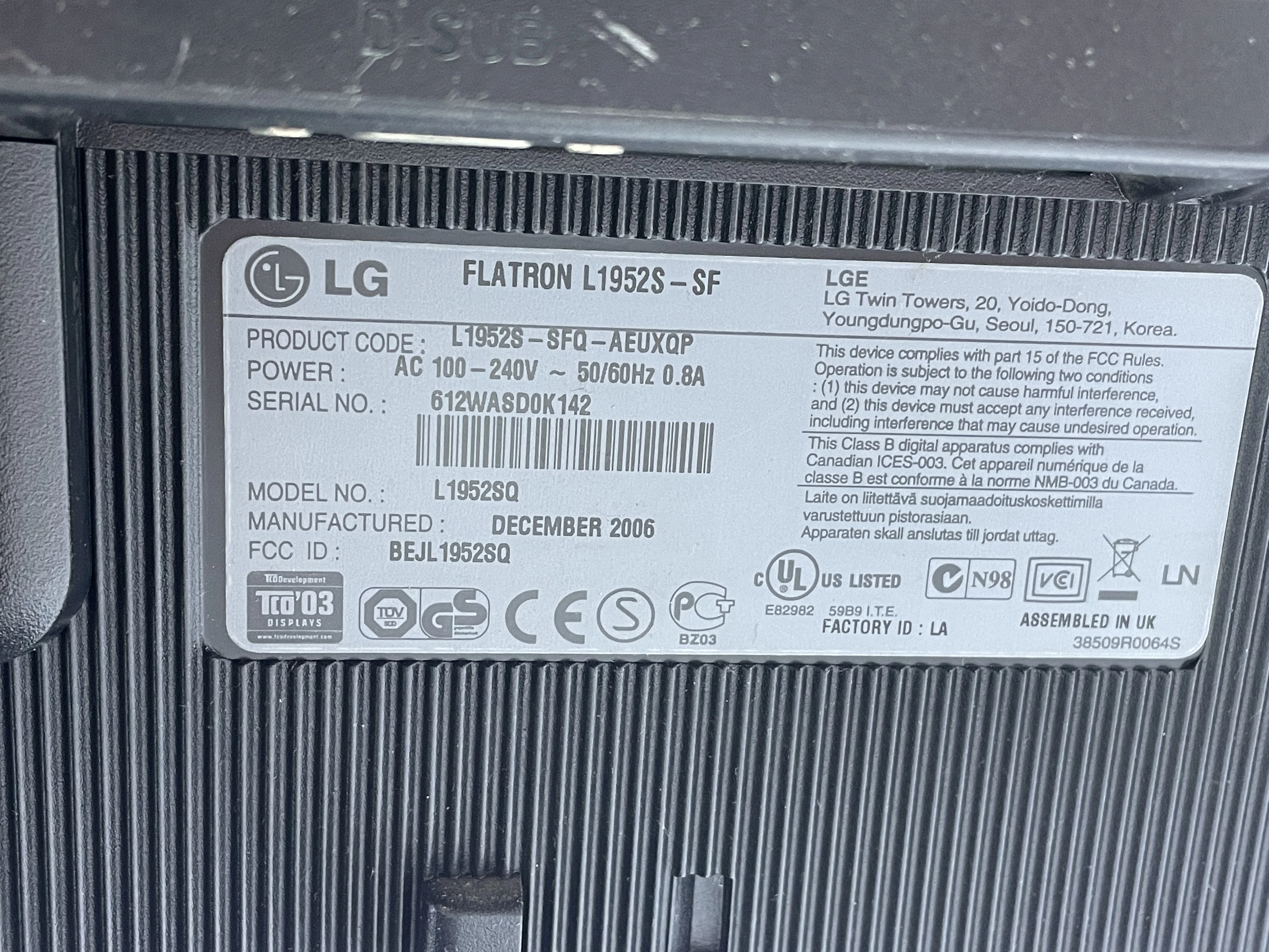 komputer-stacjonarny-lenovo-monitor-system-operacyjny-201865-256