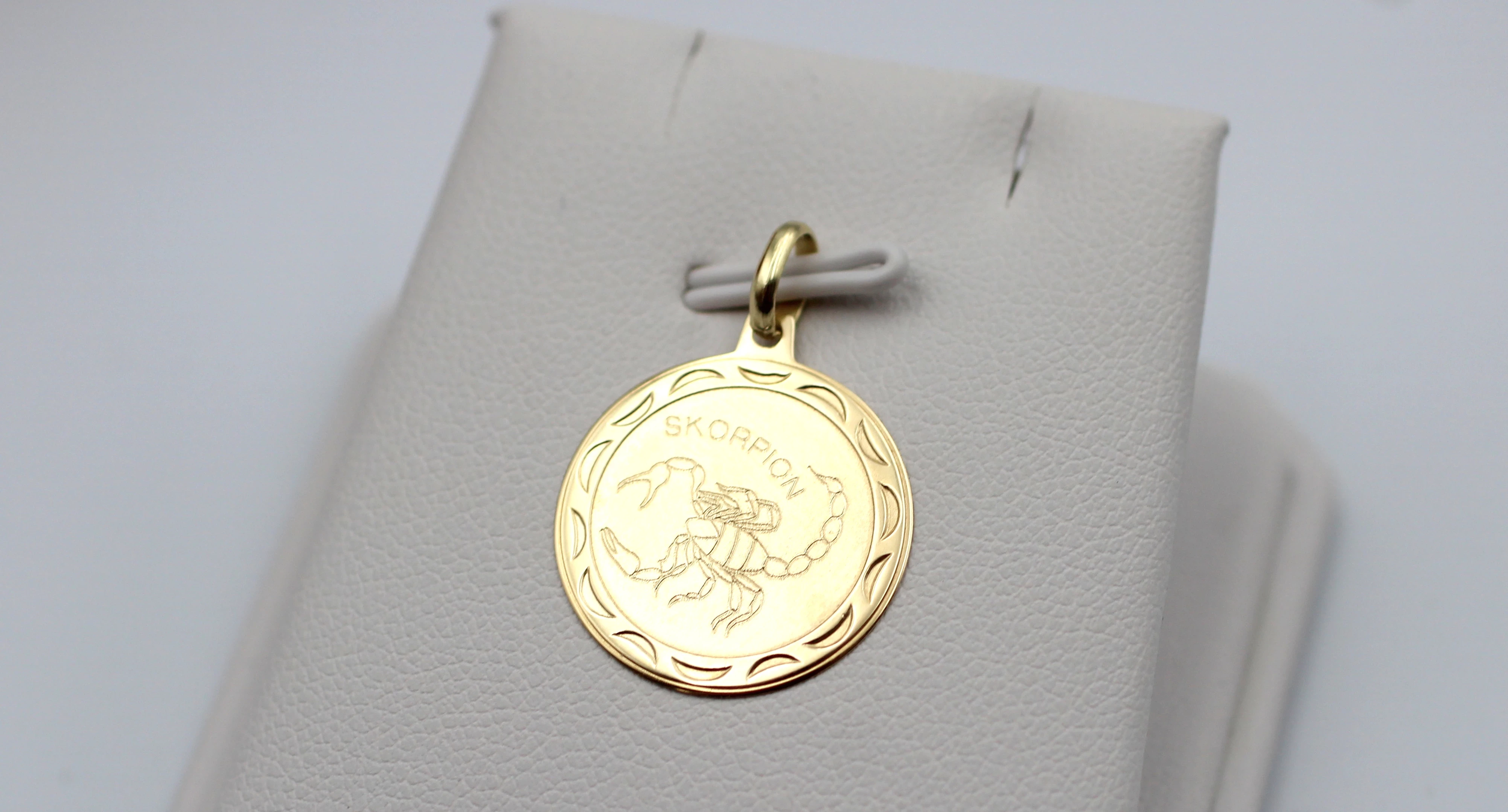 zlota-zawieszka-znak-zadiaku-skorpion-p585-w-086g-stan-11323-2