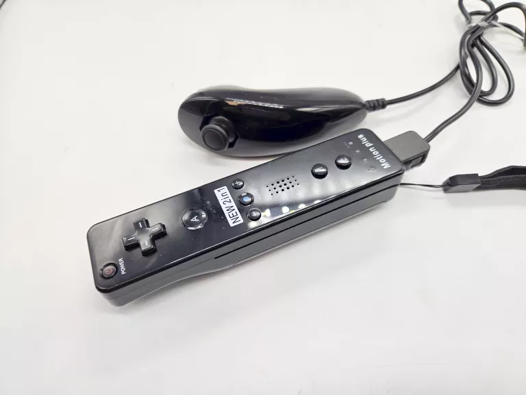 konsola-nintendo-wii-mini-rvk-021-akecesoria-kod-producenta-rvl-201