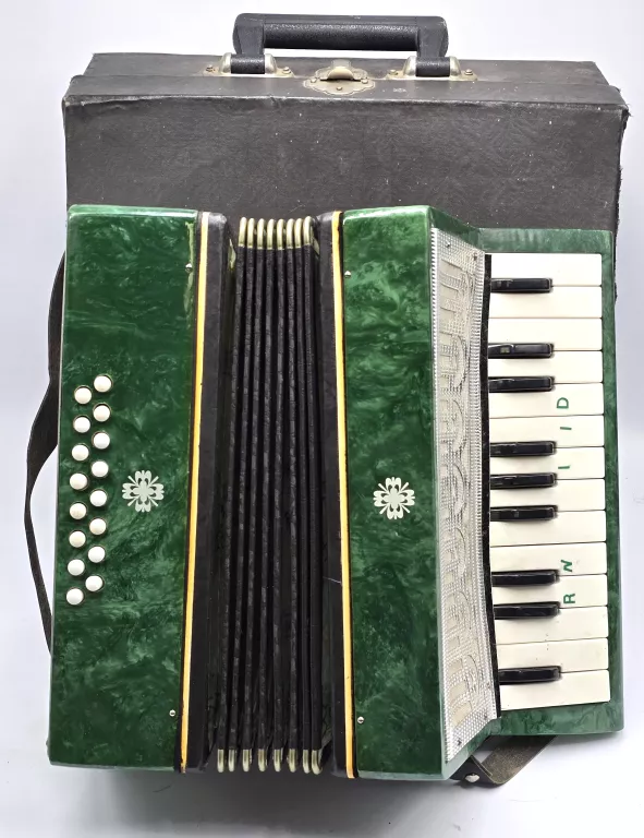 mini-akordeon-18-basow-walizka-boleslawa-chrobrego-8-pszczyna-milz-2