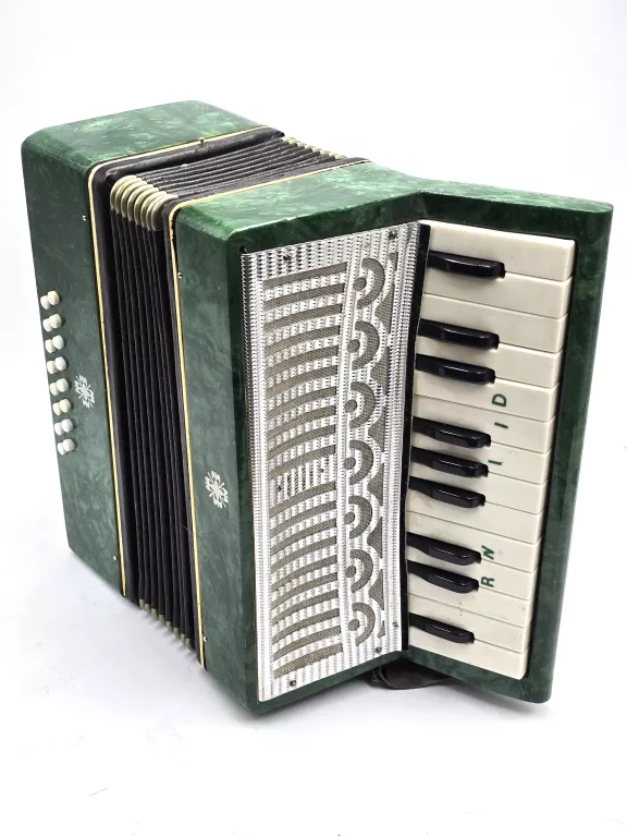 mini-akordeon-18-basow-walizka-boleslawa-chrobrego-8-pszczyna-milz-2