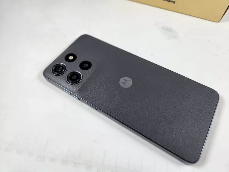 motorola-moto-g15-8128gb-pudelko-przekatna-ekranu-672