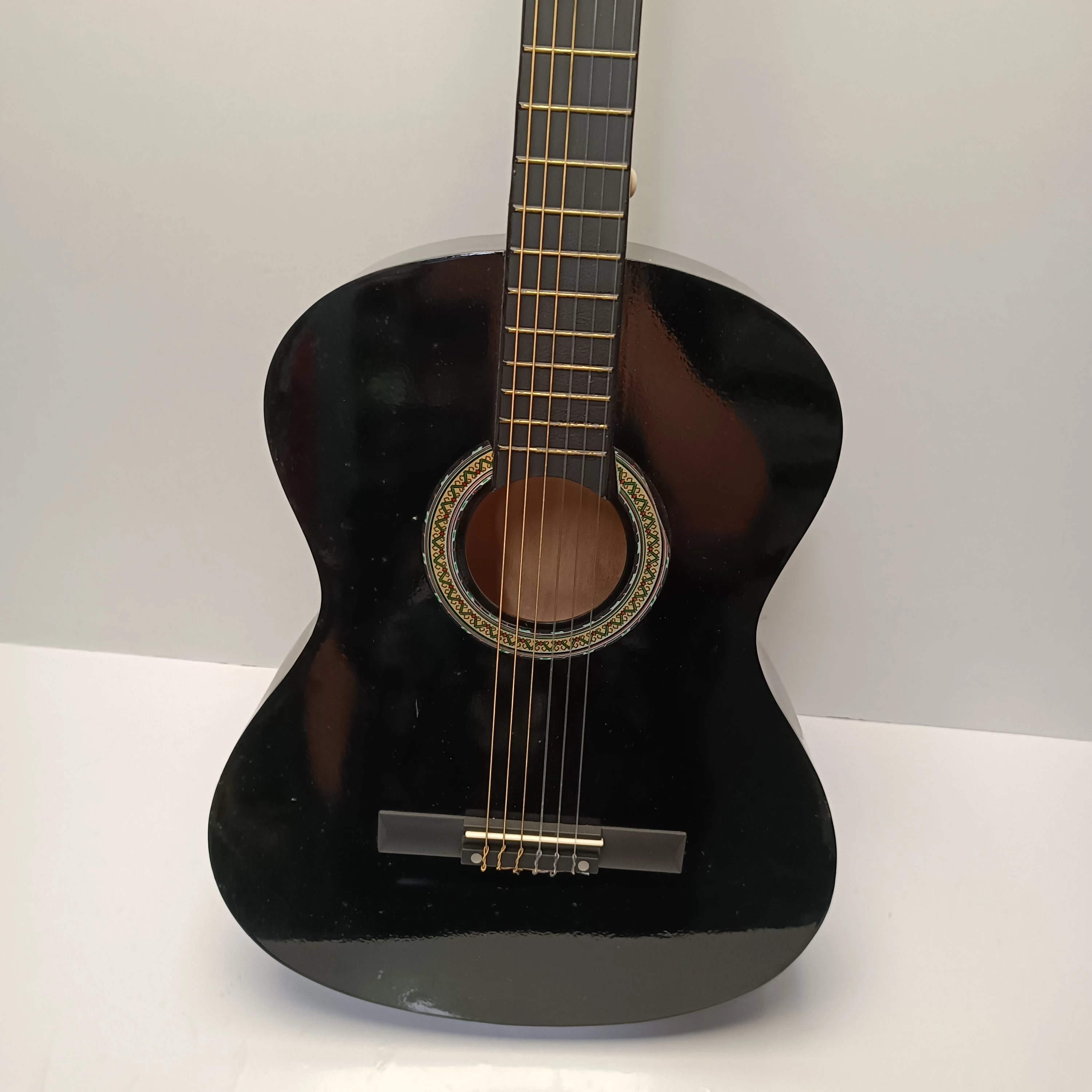 czarna-gitara-klasyczna-stan-11323-2