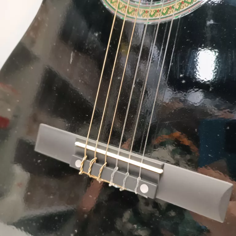 czarna-gitara-klasyczna-waga-produktu-z-opakowaniem-jednostkowym-3000