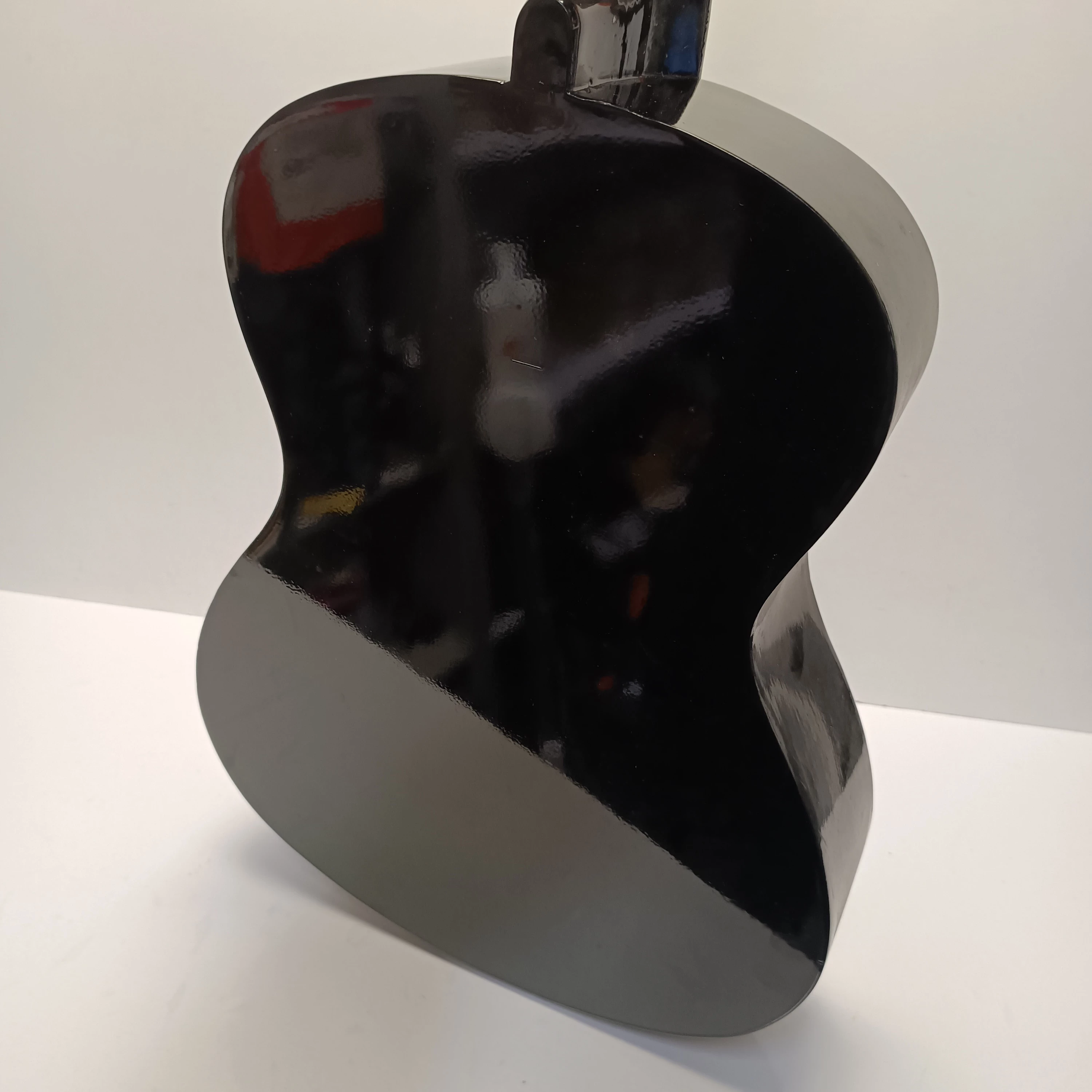 czarna-gitara-klasyczna-product-id-1c9e0516-ef59-4a96-b536-865e8c3a9baa