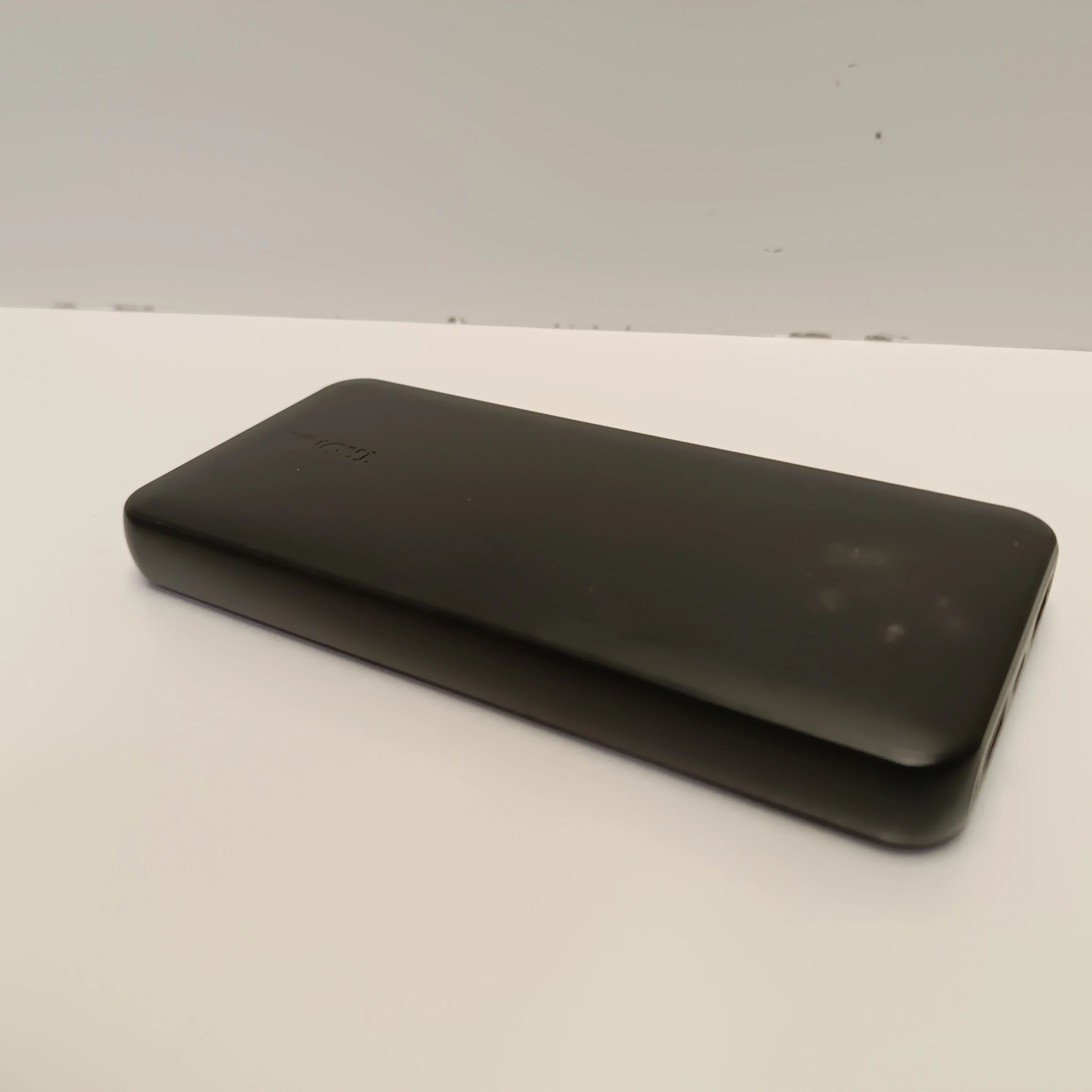 powerbank-tronic-czarny-10000-mah-pojemnosc-akumulatora-10000