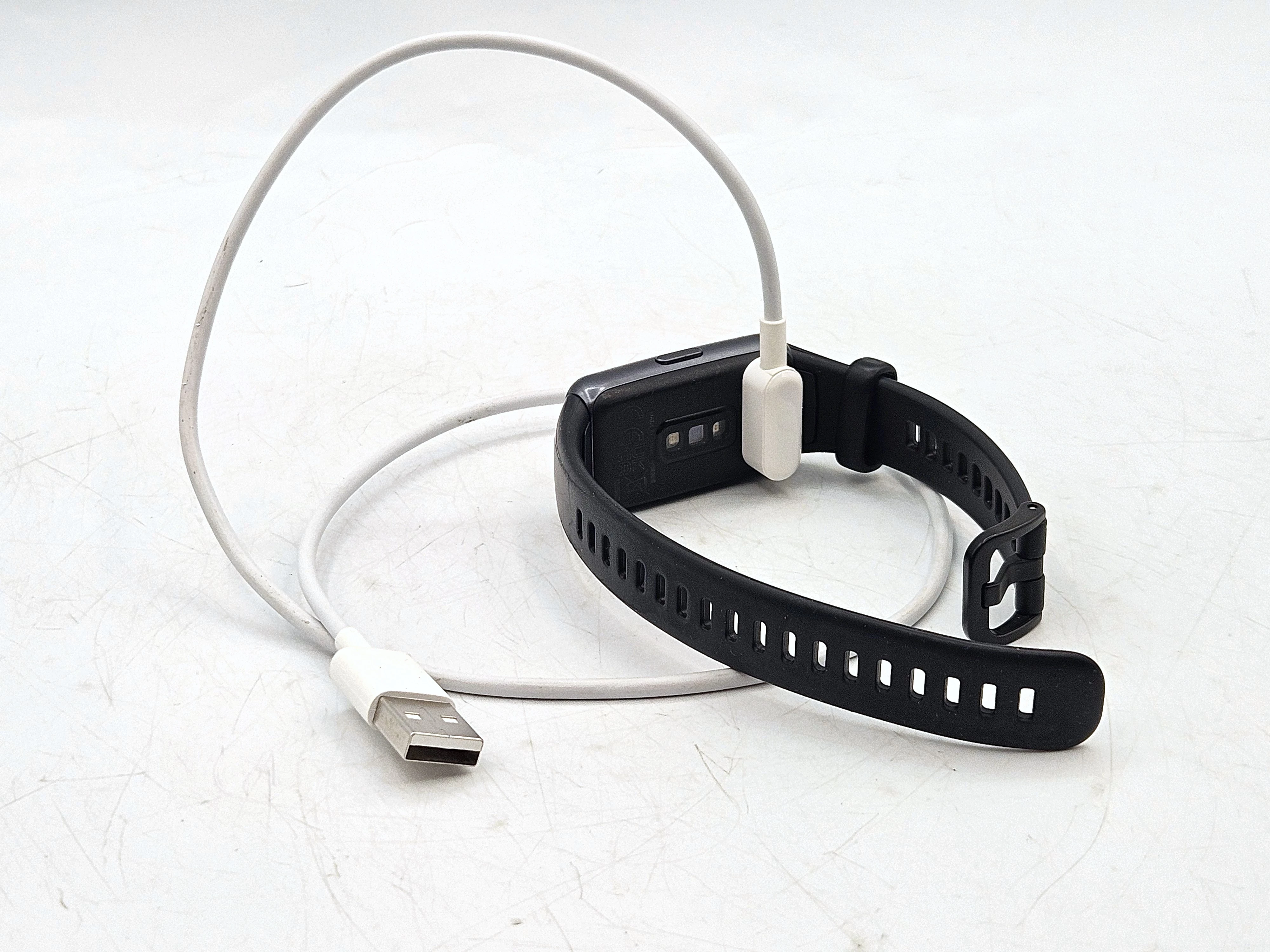 smartband-huawei-band-6-czarny-pasek-material-koperty-212886-258026