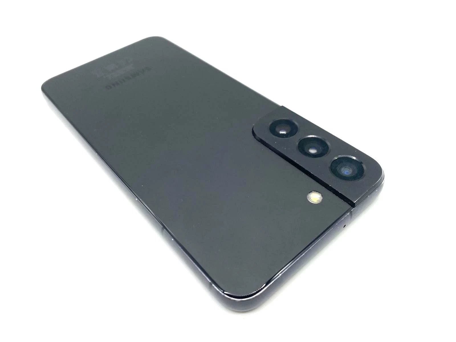 telefon-samsung-s22-8128gb-pudelko-przekatna-ekranu-61