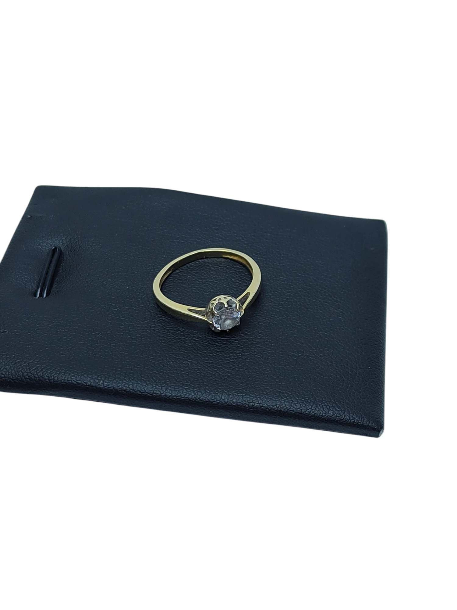 wyrob-jubilerski-uzywany-pierscionek-material-15835-2