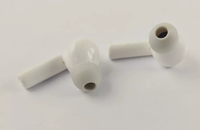 sluchawki-douszne-realme-t100-kolor-dominujacy-129357-2