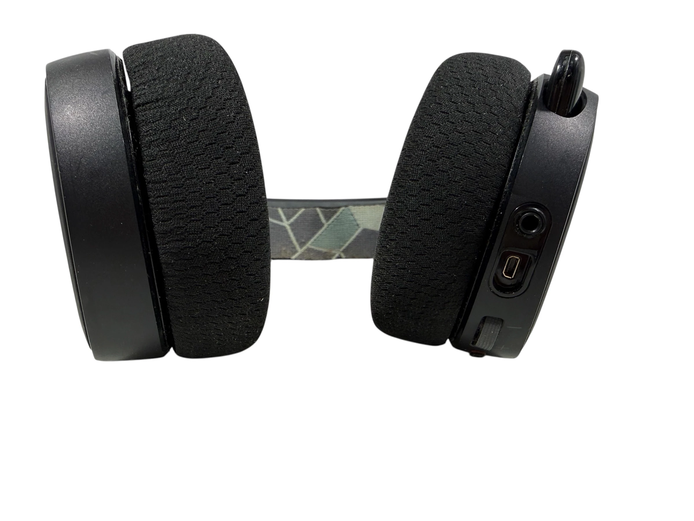 sluchawki-nauszne-steelseries-arctis-3-kod-producenta-61503