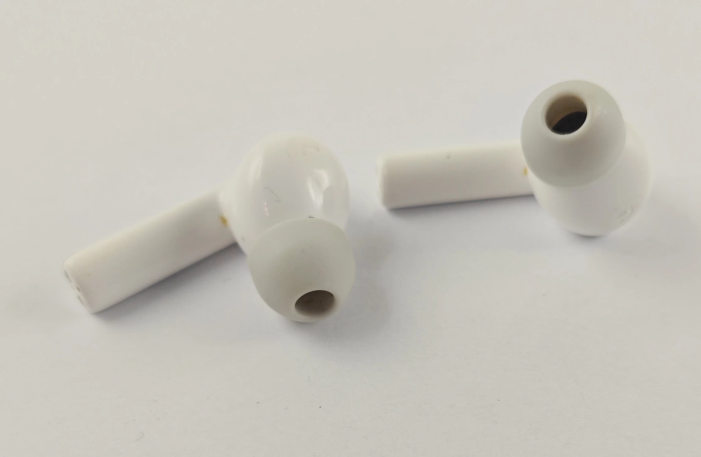 sluchawki-douszne-realme-t100-kolor-dominujacy-129357-2