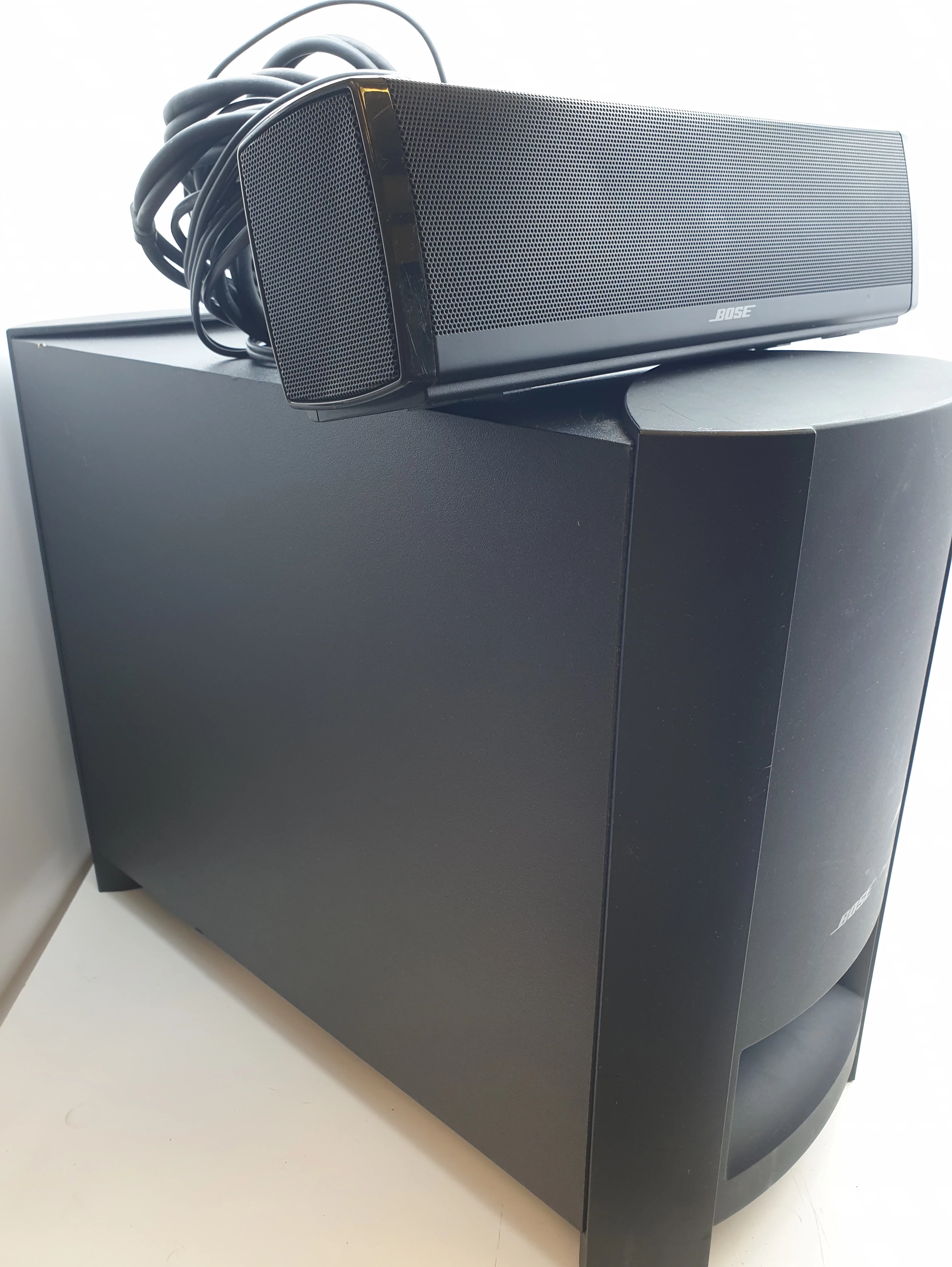 cyfrowy-system-glosnikow-kina-domowego-bose-cinemate-15-240810003-kolegialna-33-plock