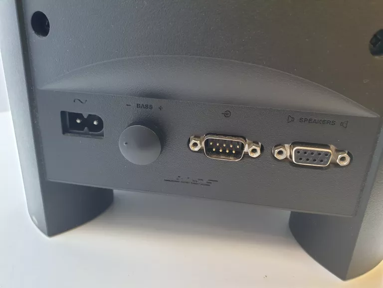 cyfrowy-system-glosnikow-kina-domowego-bose-cinemate-15-240810003-moc-znamionowa-rms-150