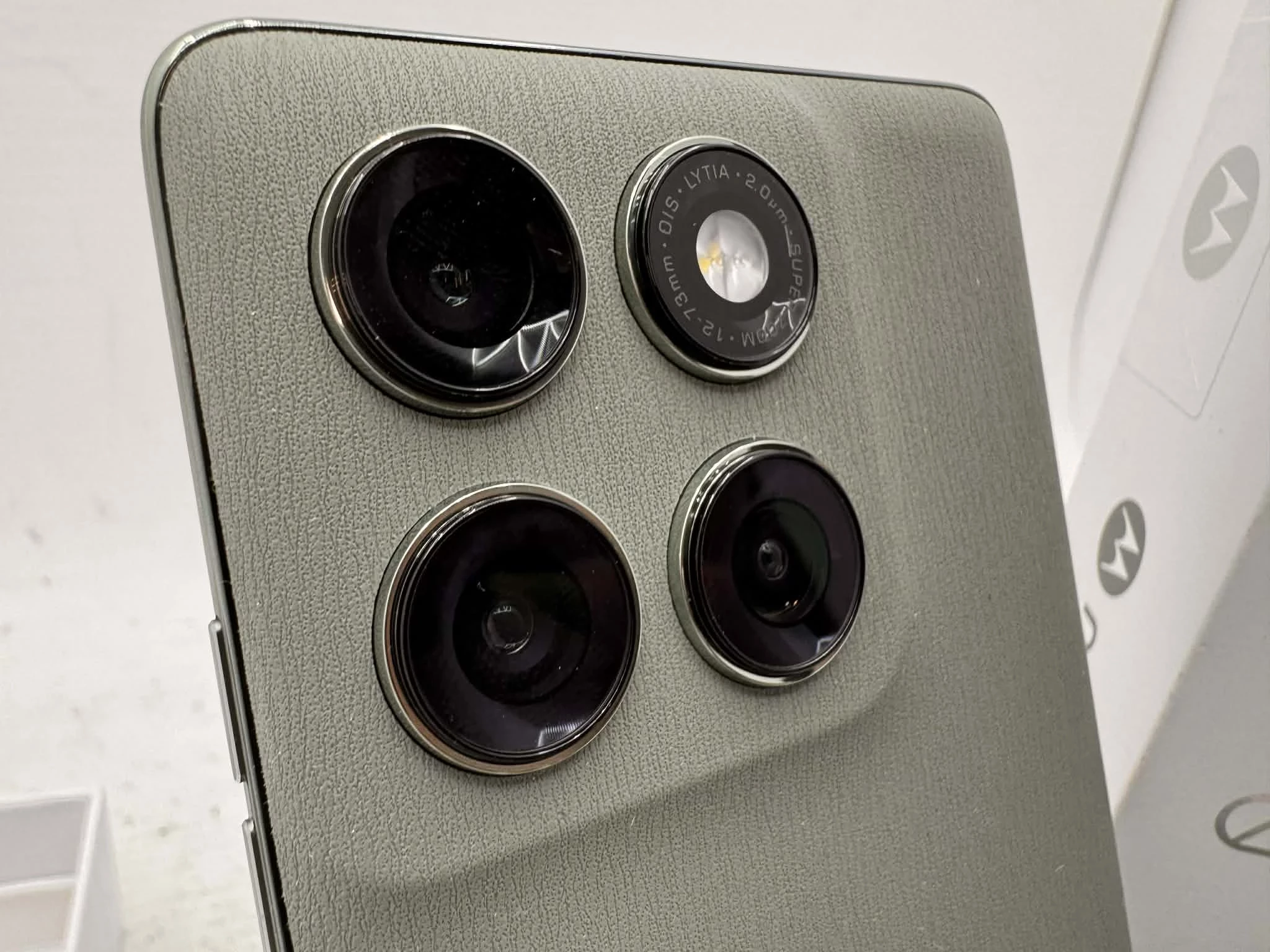 telefon-motorola-edge-60-pro-512gb-stan-11323-2