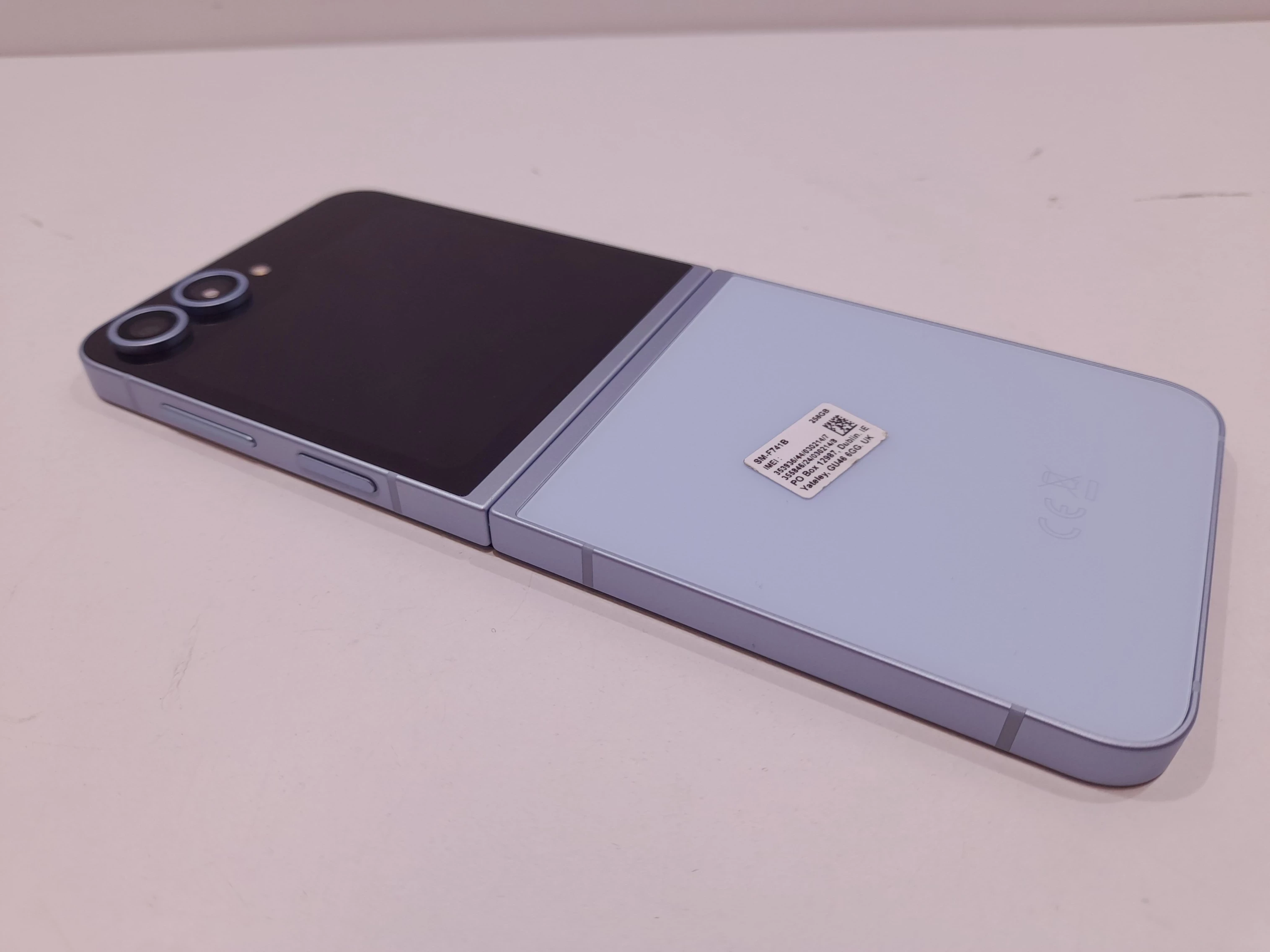 telefon-samsung-galaxy-z-flip-6-kod-producenta-sm-f741blbgeue