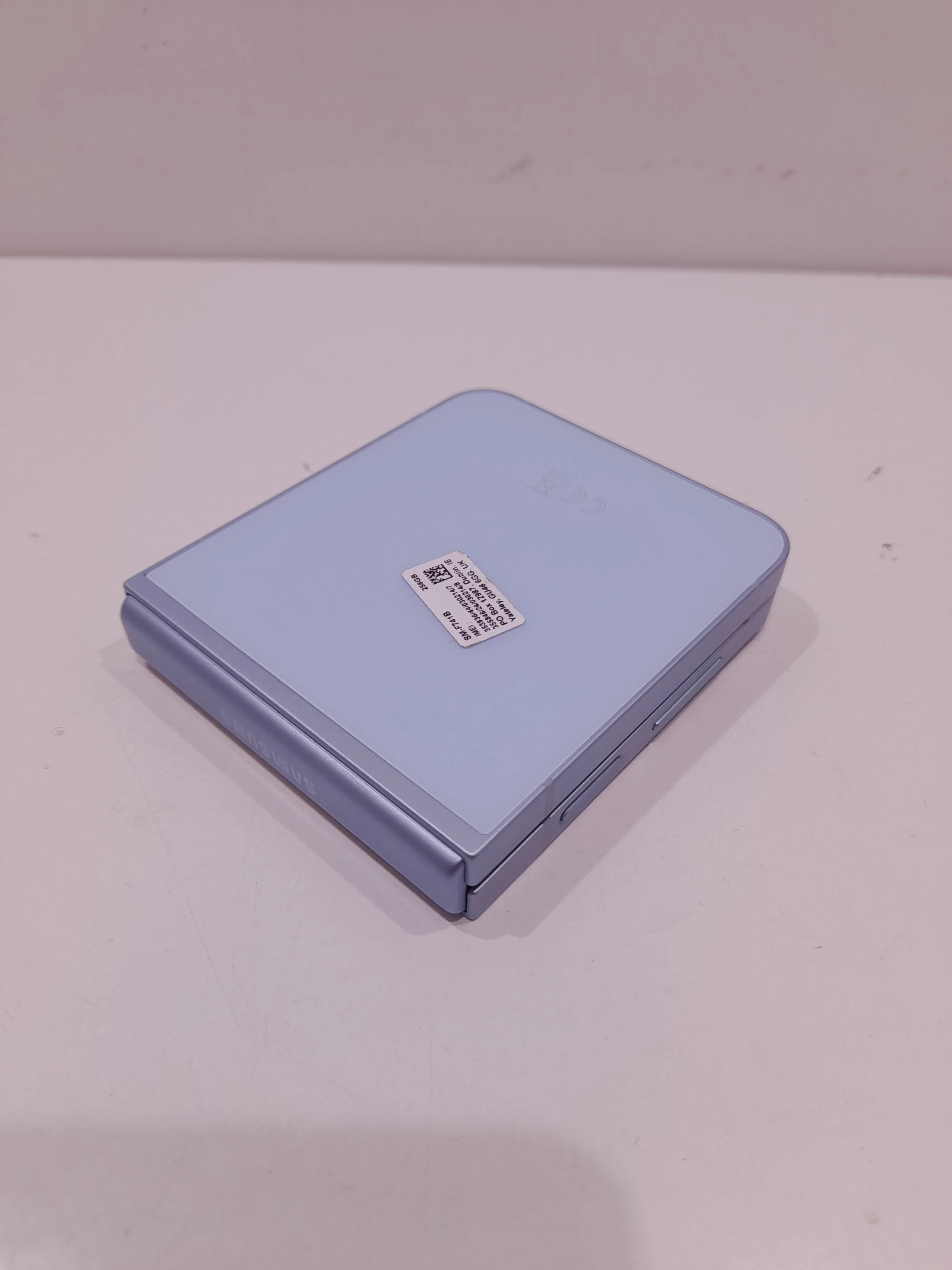 telefon-samsung-galaxy-z-flip-6-wbudowana-pamiec-202869-214185