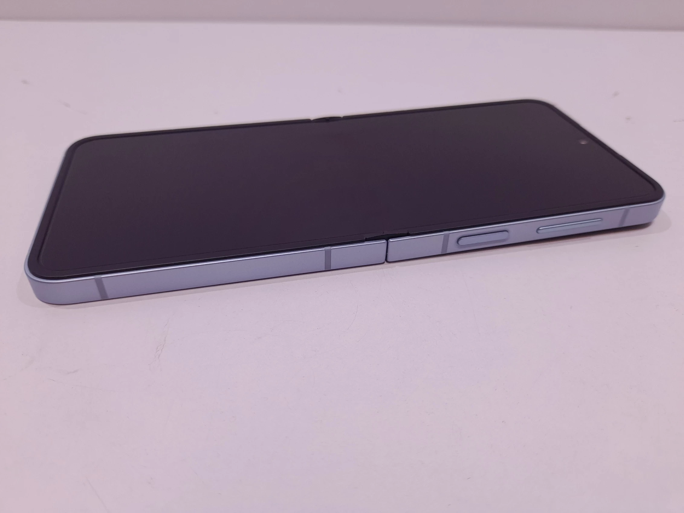 telefon-samsung-galaxy-z-flip-6-ean-gtin-8806095614700