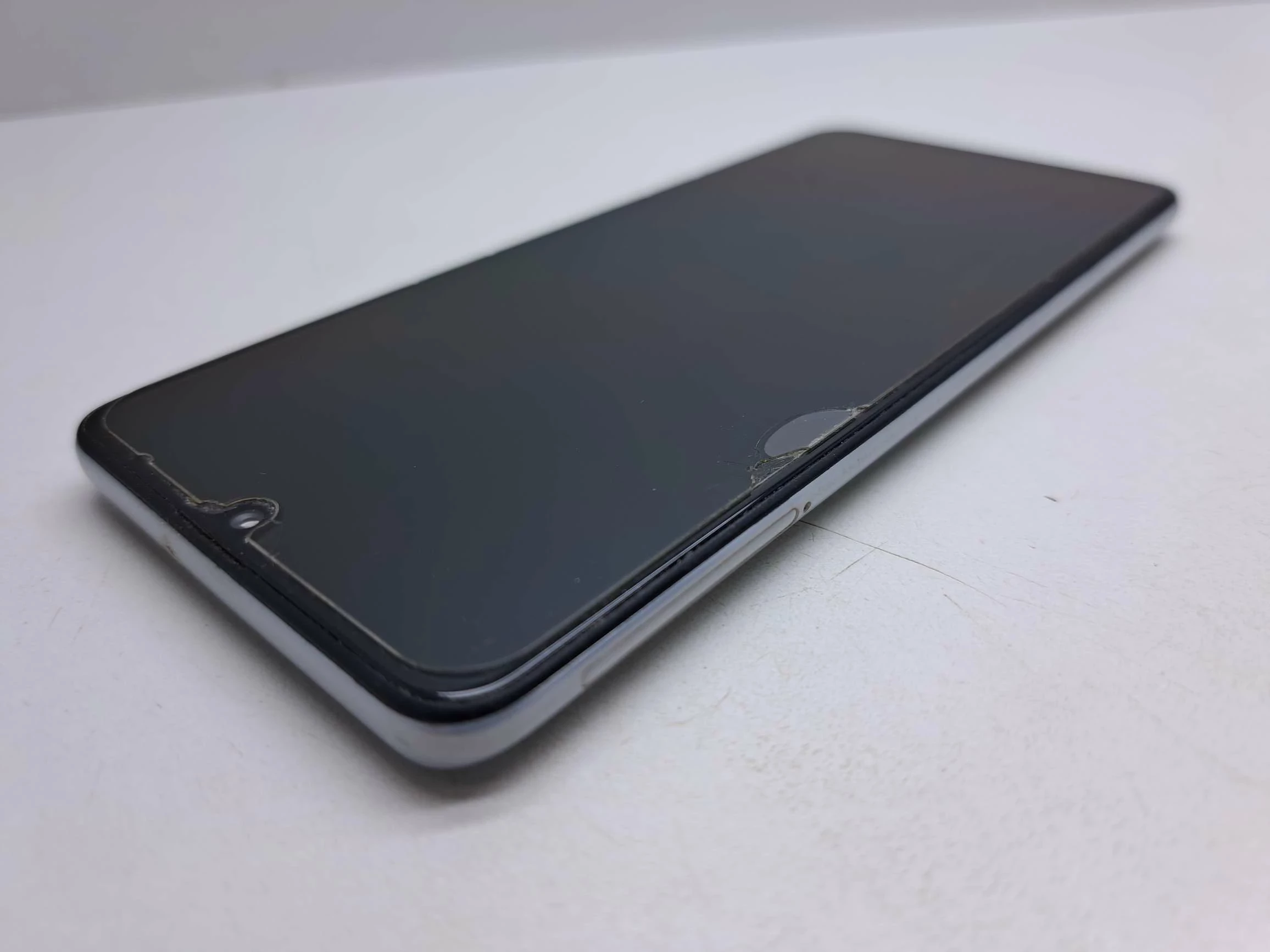 telefon-samsung-galaxy-a41-opis-kod-producenta-sm-a415fzwdeue