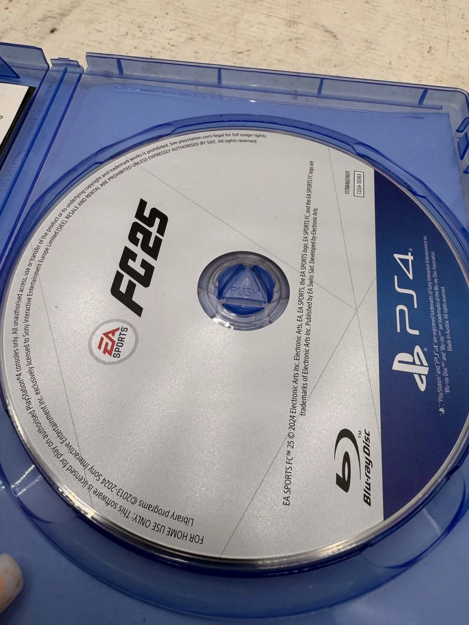 ea-sports-fc-25-gra-ps4-ean-gtin-5030943125374