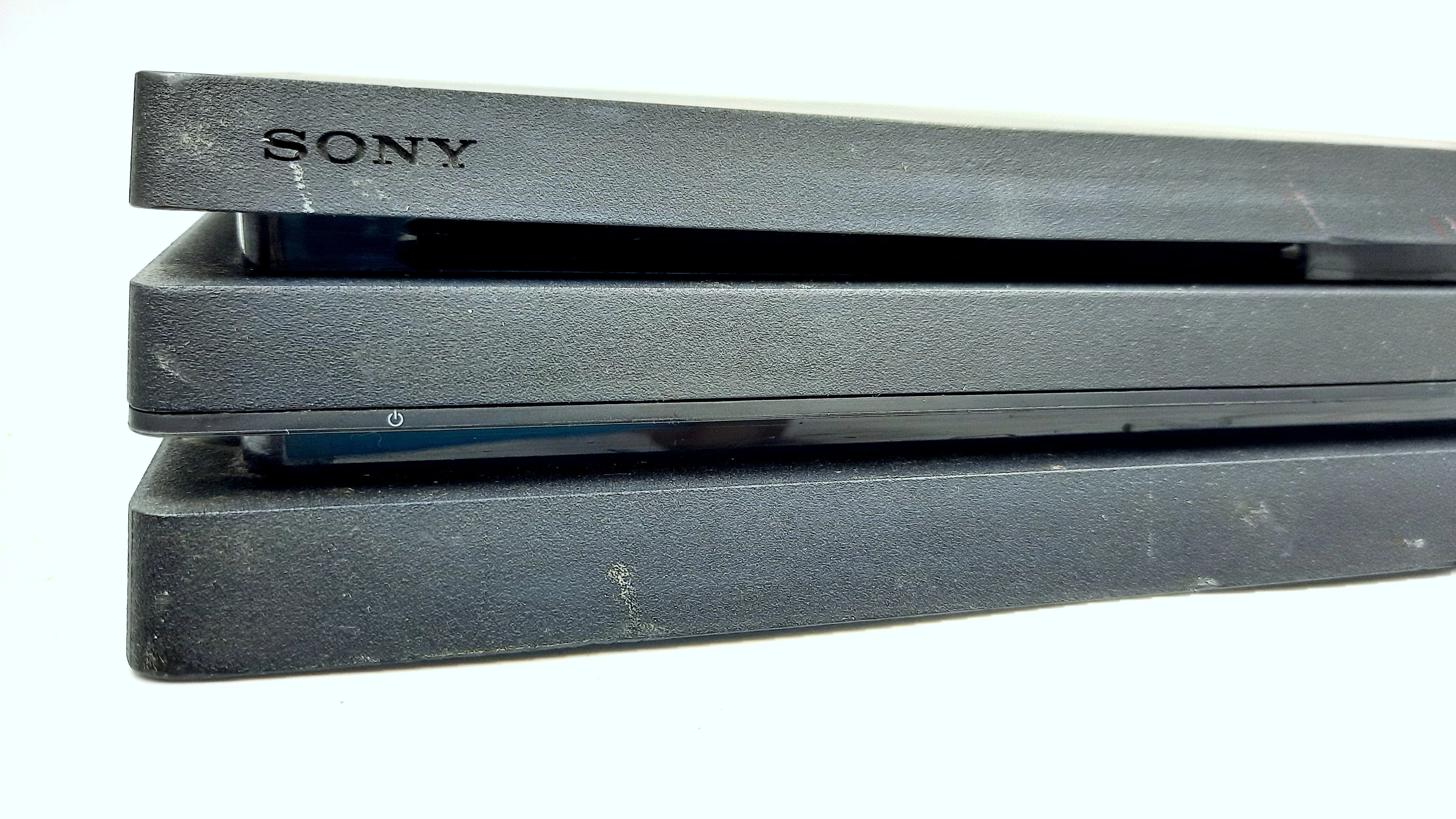 konsola-ps4-pro-cuh-7016b-1tbi-pad-czarny-okazja-producent-248914-1705040