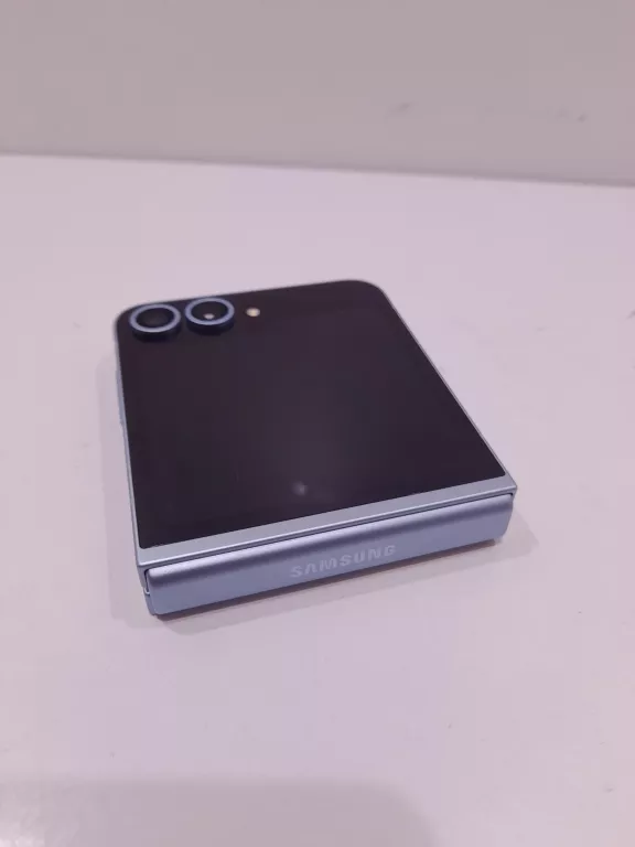 telefon-samsung-galaxy-z-flip-6-przekatna-ekranu-670