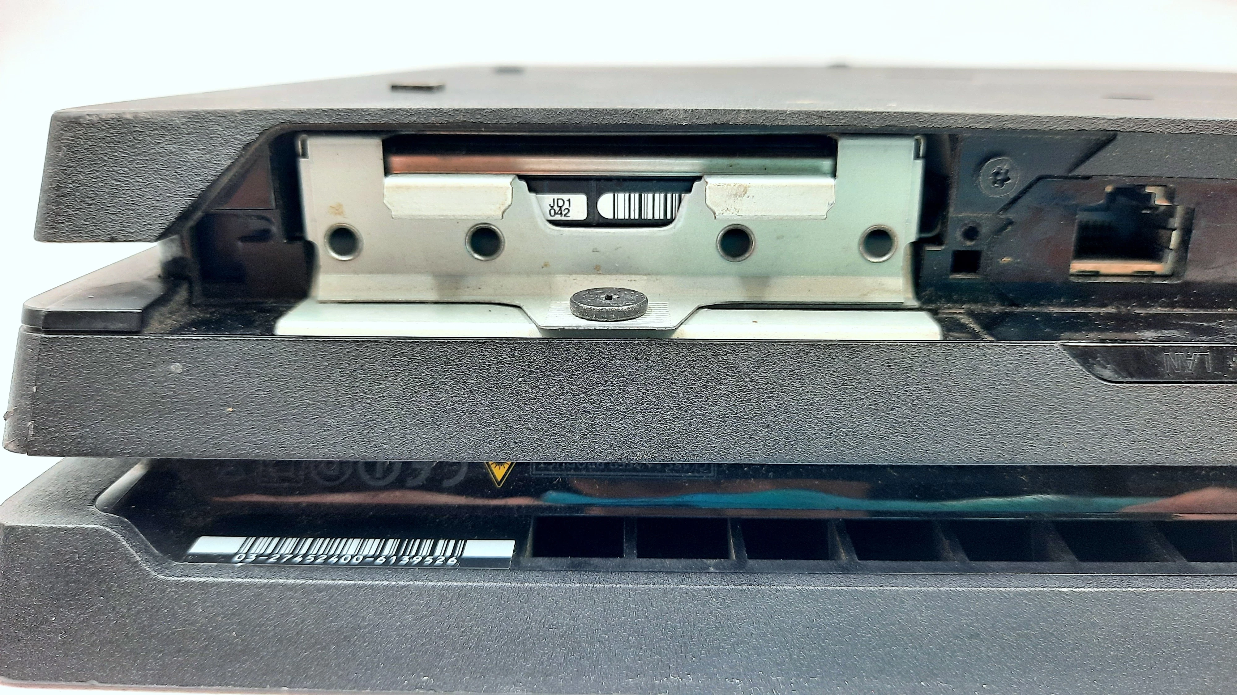 konsola-ps4-pro-cuh-7016b-1tbi-pad-czarny-okazja-liczba-kontrolerow-w-zestawie-205994-225550