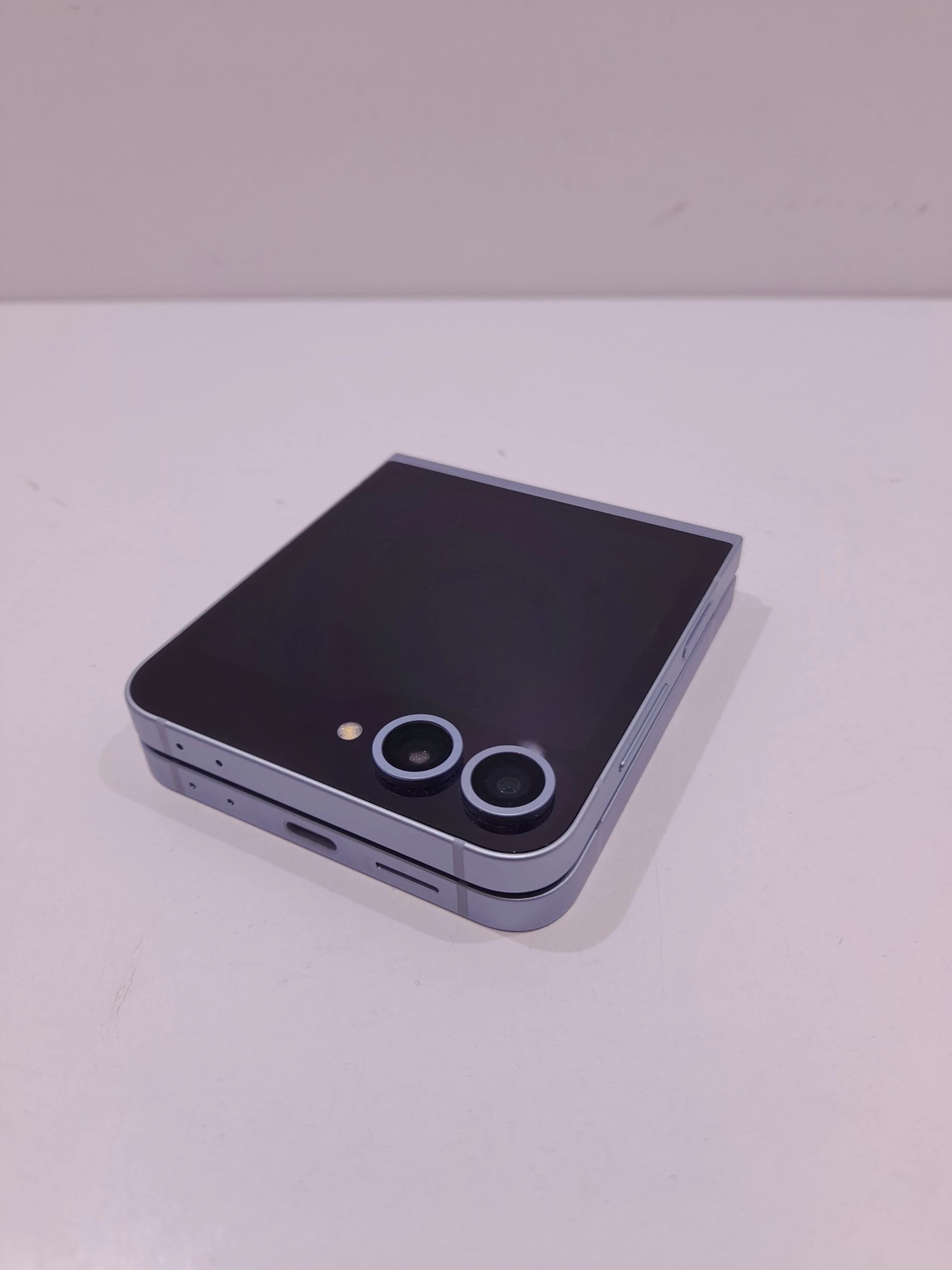 telefon-samsung-galaxy-z-flip-6-pamiec-ram-202865-324301