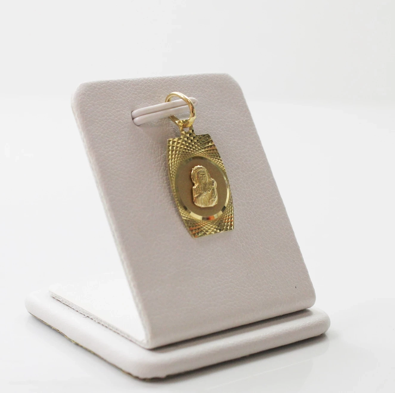 zlota-zawieszka-medalik-109g-rodzaj-2205-2