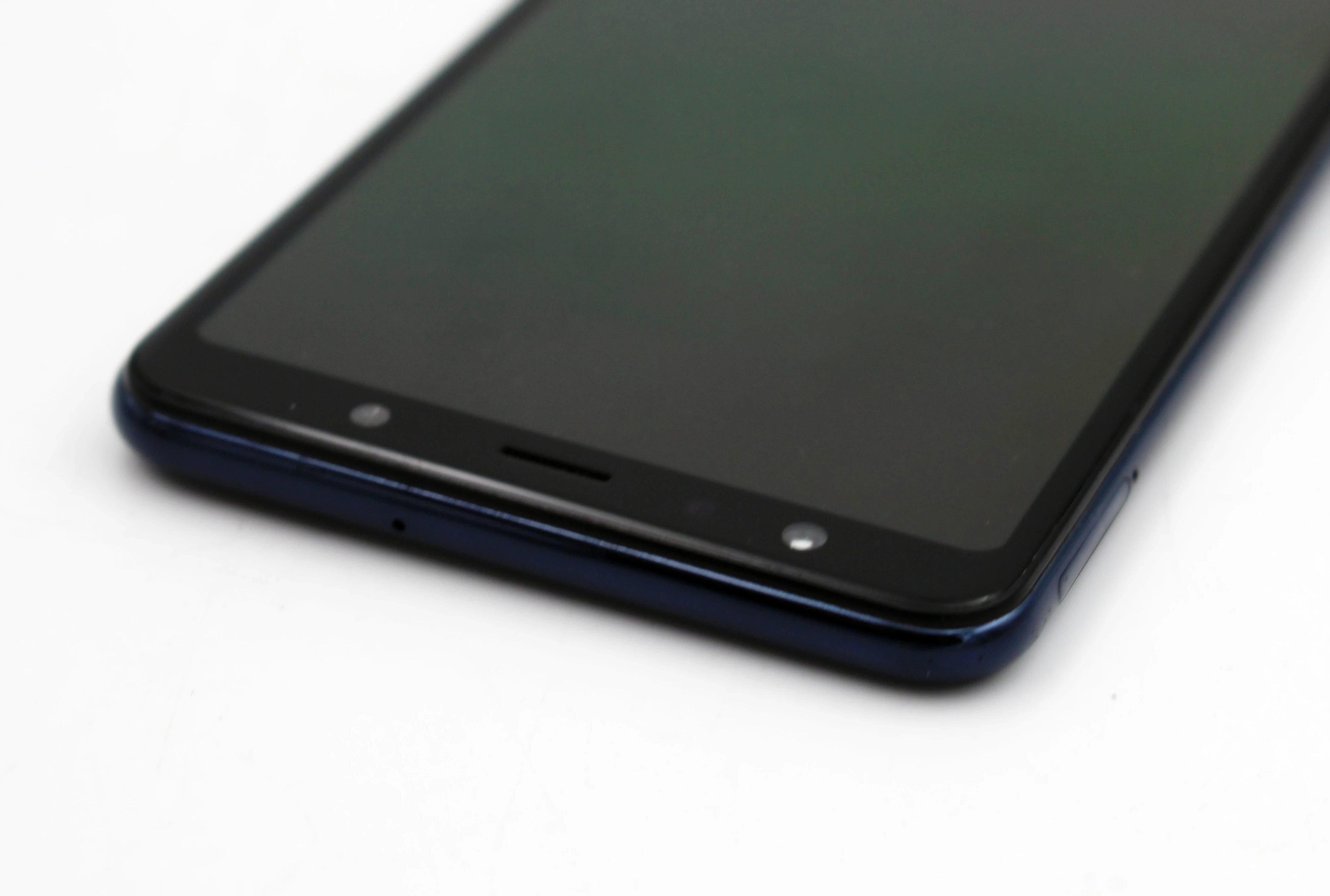 smartfon-samsung-galaxy-a7-2018-464gb-6-czarny-sm-a750-przekatna-ekranu-600