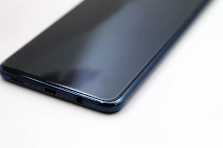 smartfon-samsung-galaxy-a7-2018-464gb-6-czarny-sm-a750-pojemnosc-akumulatora-3300