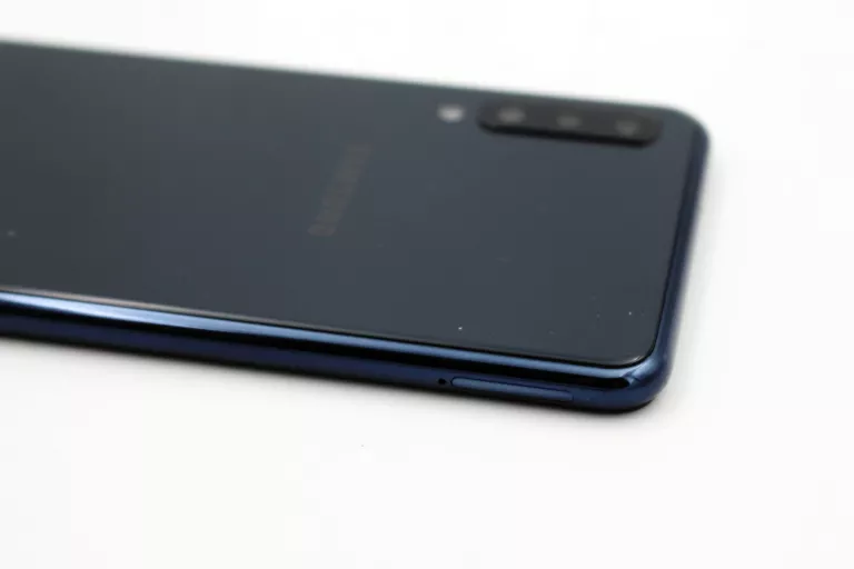 smartfon-samsung-galaxy-a7-2018-464gb-6-czarny-sm-a750-system-operacyjny-4388-1