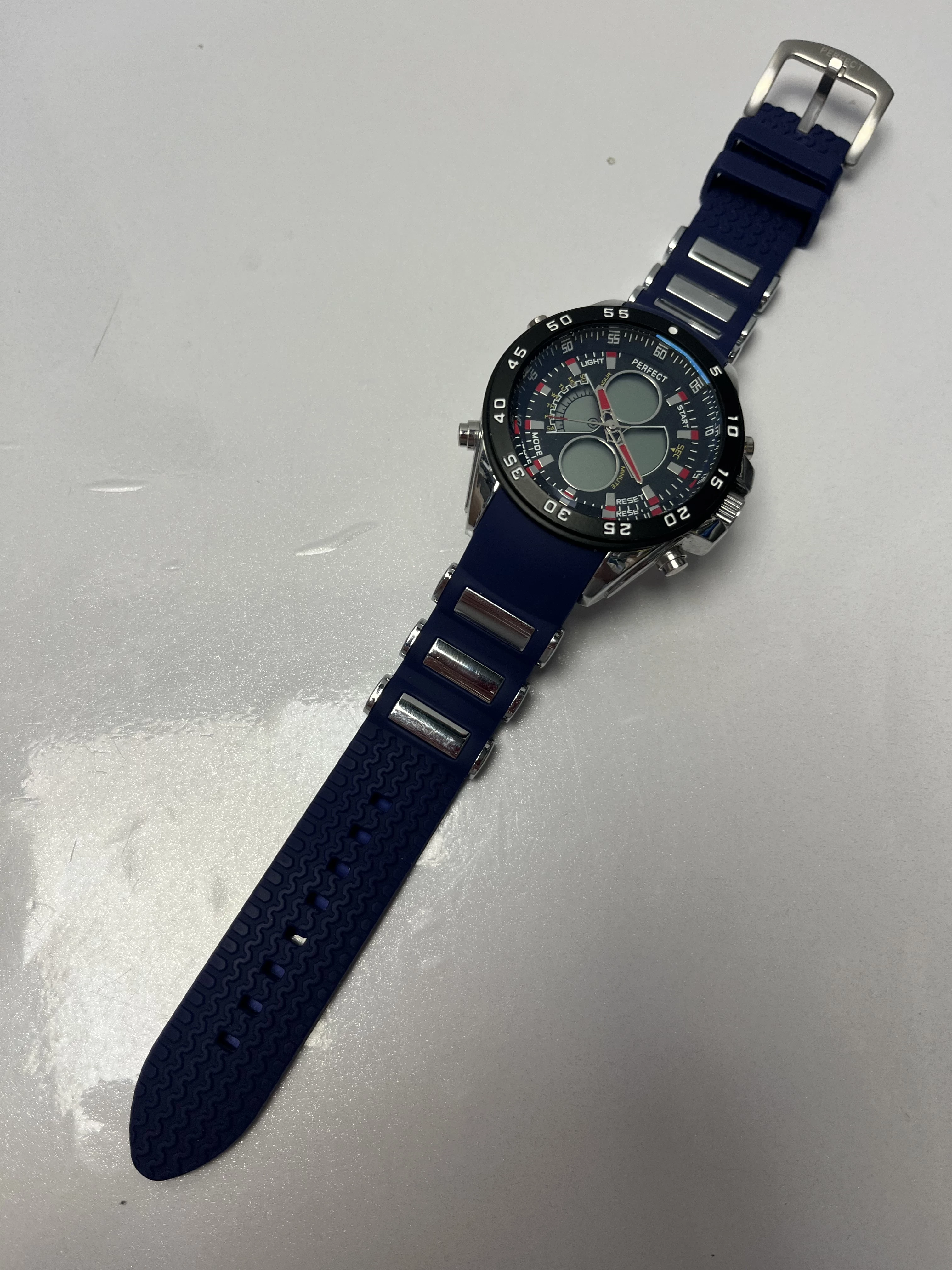 zegarek-perfect-a809-osiedle-teatralne-3u15-krakow