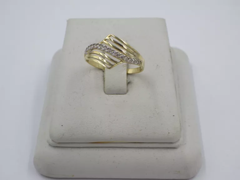 pierscionek-z-cyrkoniami-zloto-375-164g-r20-stan-11323-2