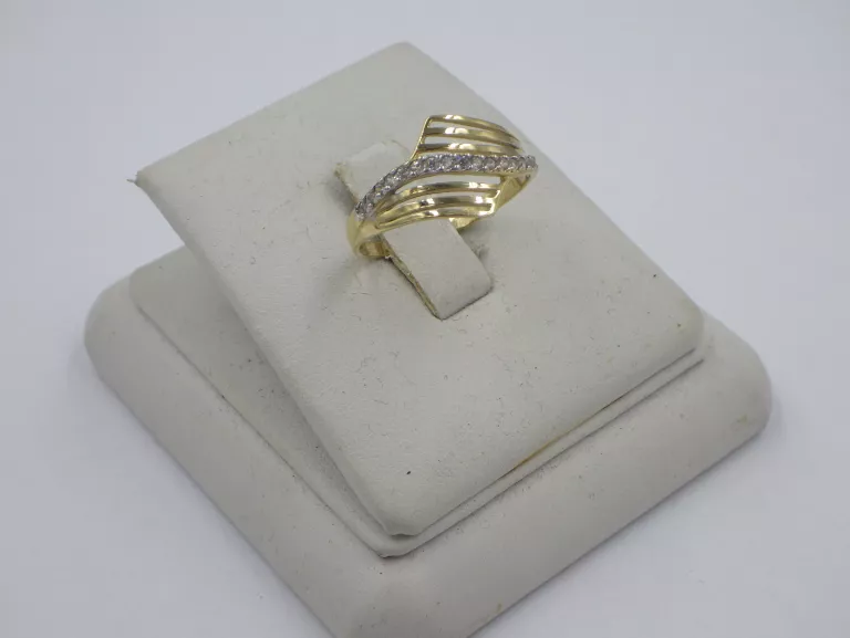 pierscionek-z-cyrkoniami-zloto-375-164g-r20-rodzaj-2205-16