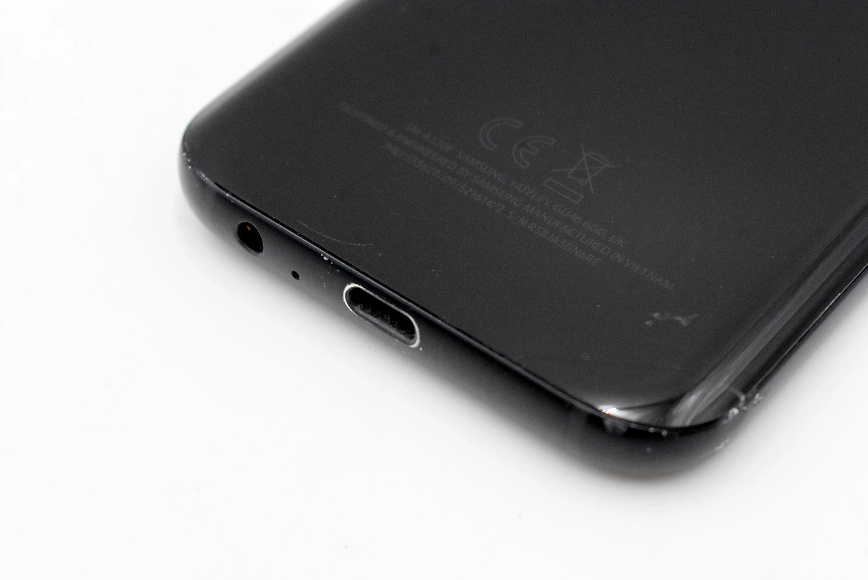 telefon-samsung-galaxy-a5-2017-3gb32gb-zbity-przekatna-ekranu-520