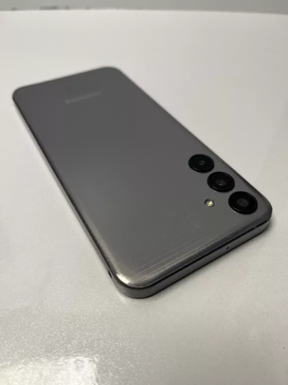 telefon-samsung-galaxy-m15-4128gb-opis-system-operacyjny-4388-1