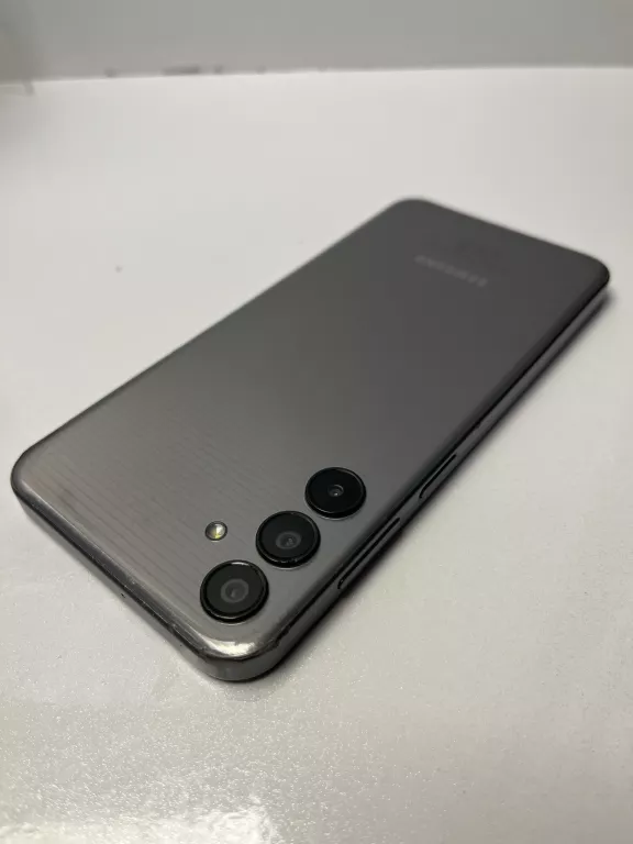 telefon-samsung-galaxy-m15-4128gb-opis-pojemnosc-akumulatora-6000