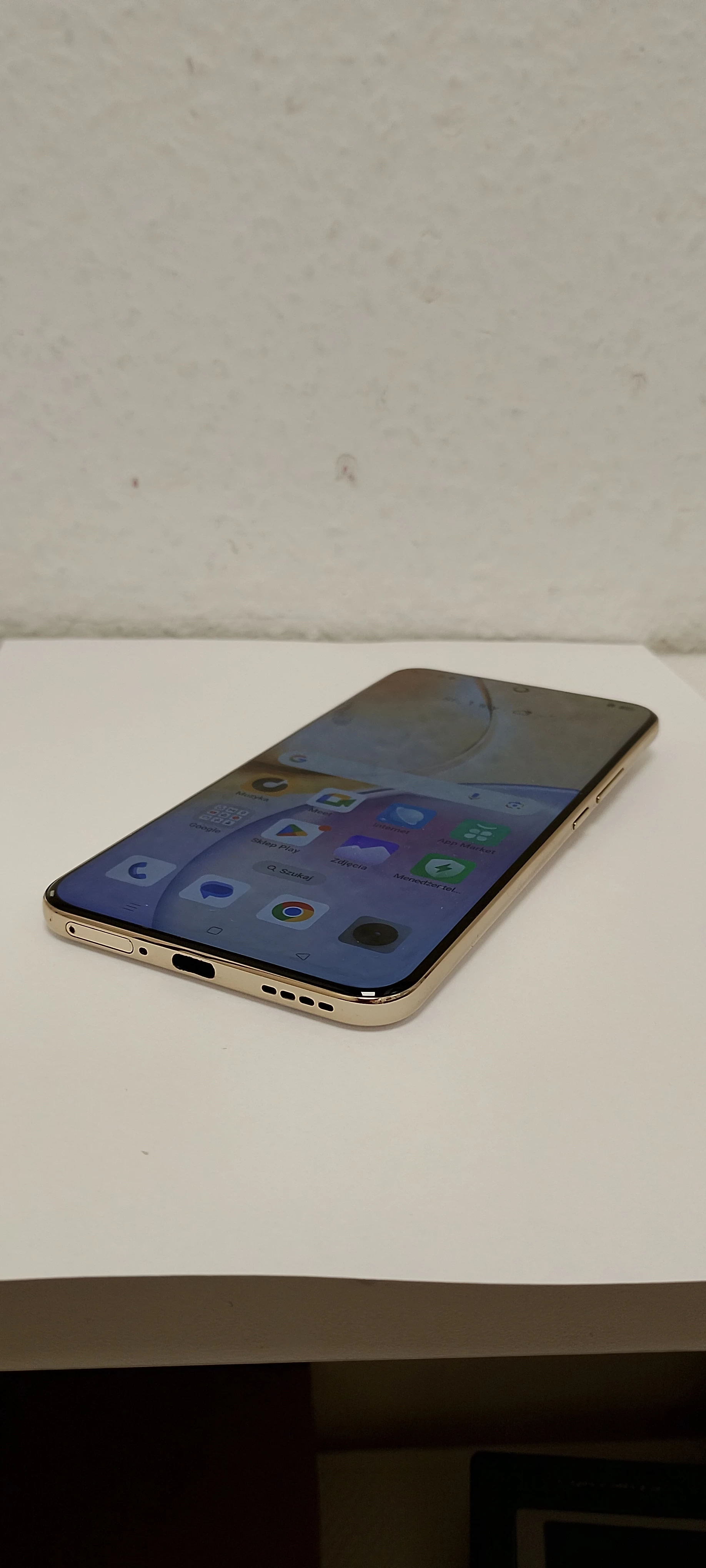 telefon-smartfon-realme-14-pro-12gb-512gb-50mpx-przekatna-ekranu-677