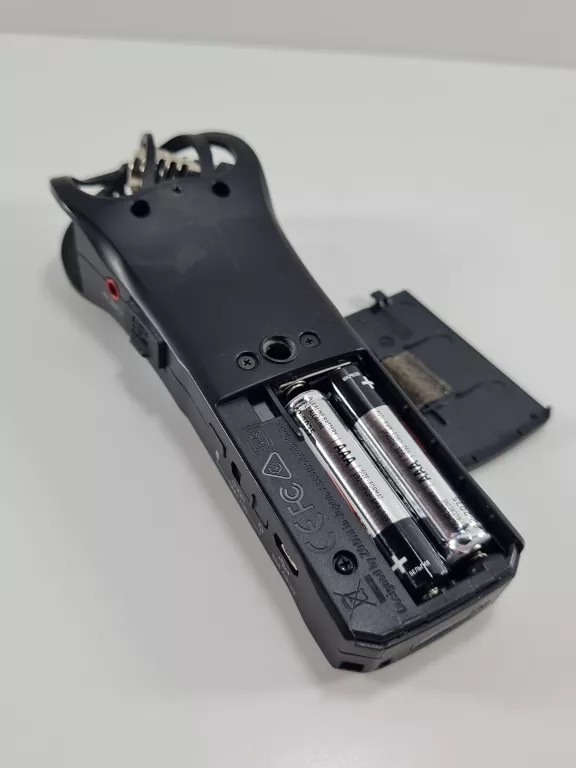 urzadzenie-rejestrujace-dzwiek-zoom-h1n-model-015646