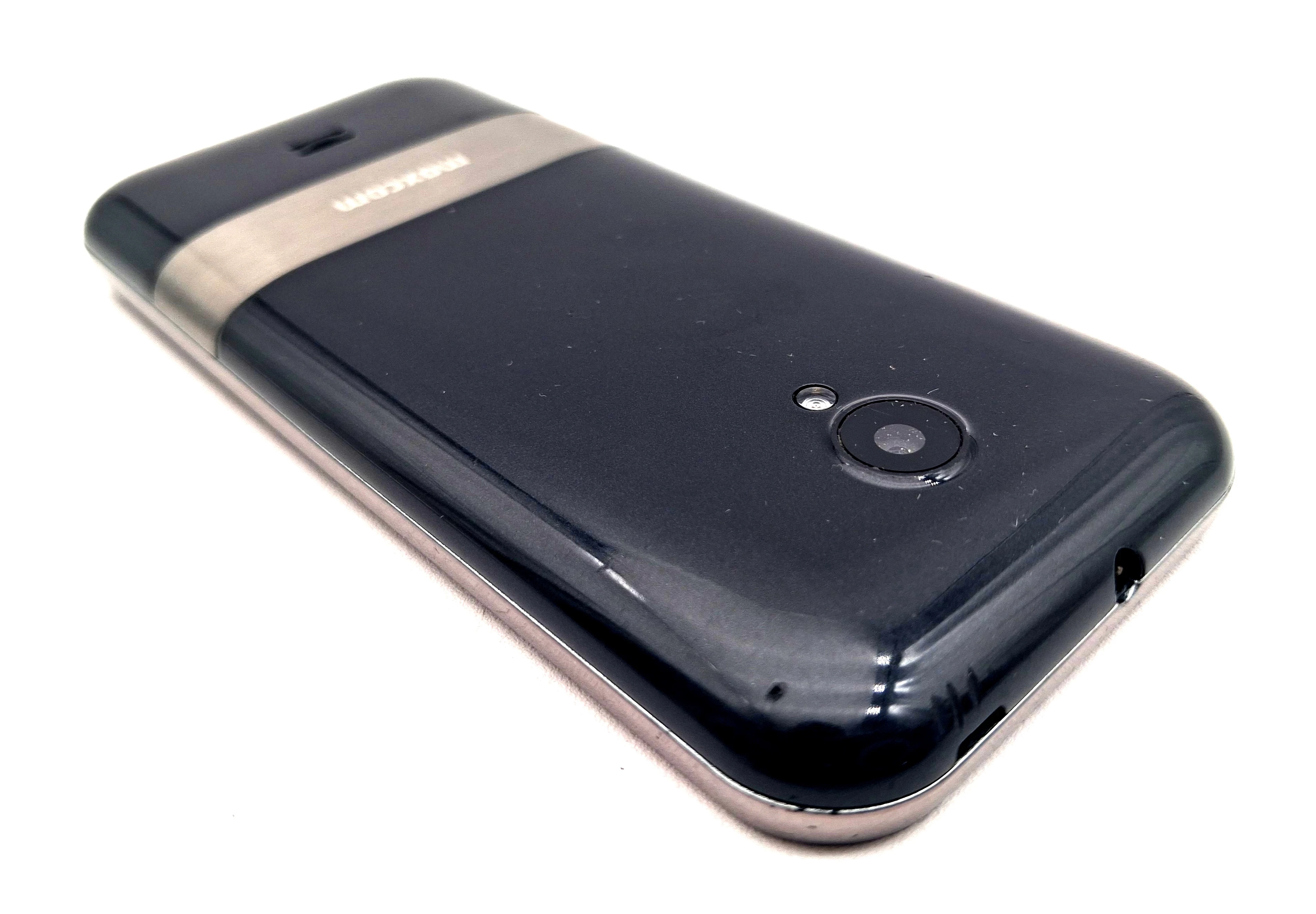 telefon-komorkowy-maxcom-classic-mm334-4g-pojemnosc-akumulatora-1400